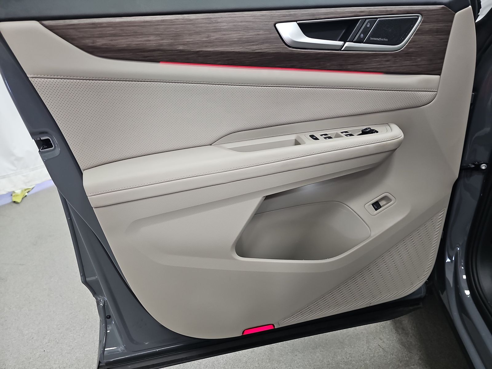 2025 Volkswagen Atlas 2.0T SEL Premium R-Line AWD