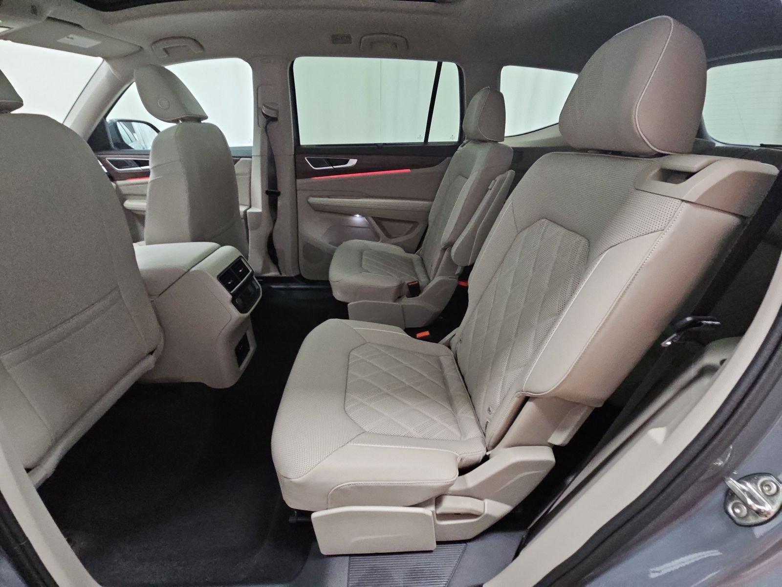 2025 Volkswagen Atlas 2.0T SEL Premium R-Line AWD