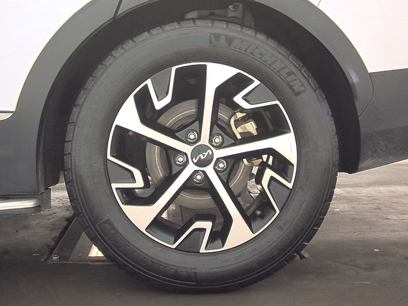 2023 Kia Sportage EX FWD