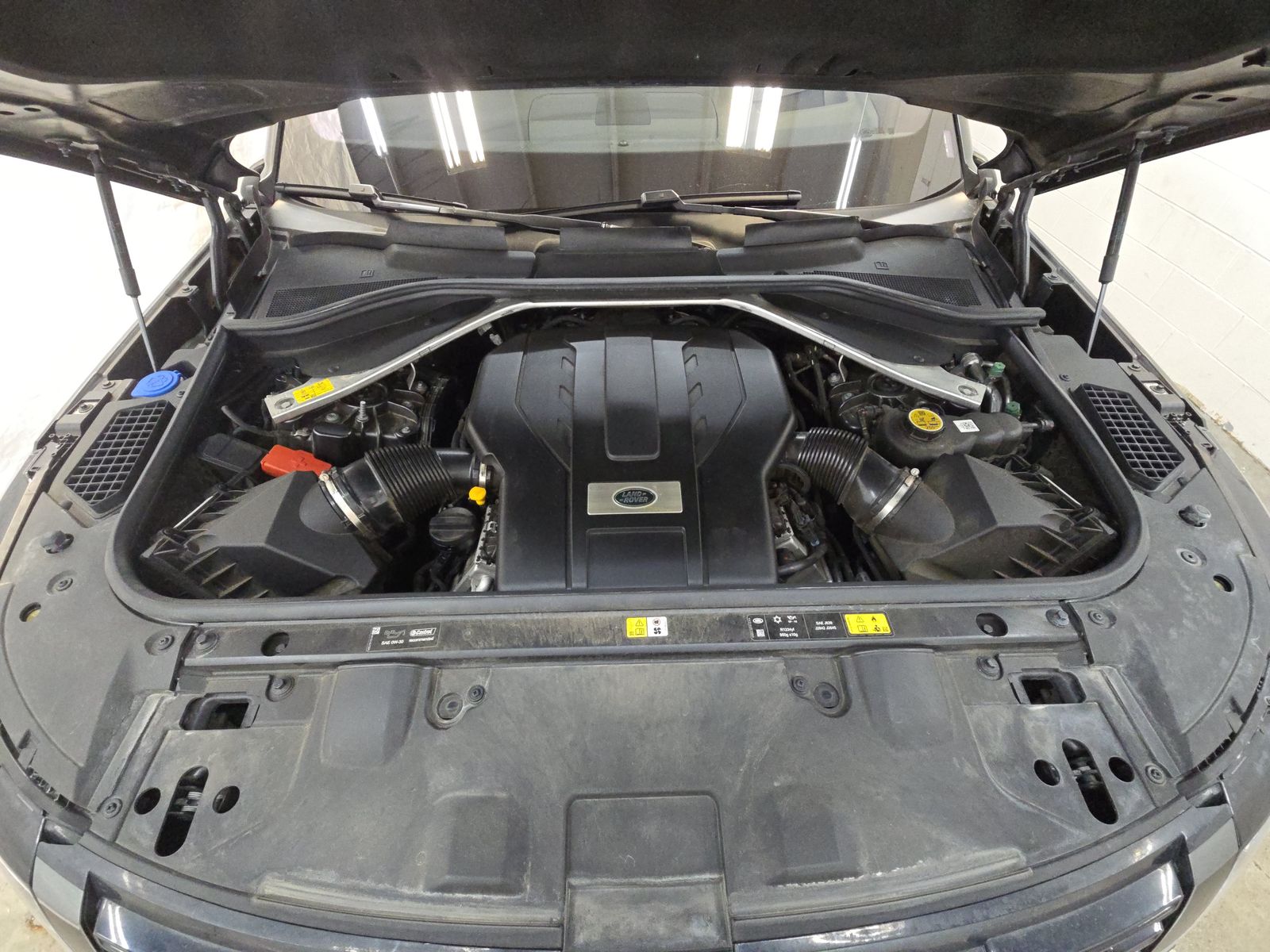 2023 Land Rover Range Rover SE LWB AWD