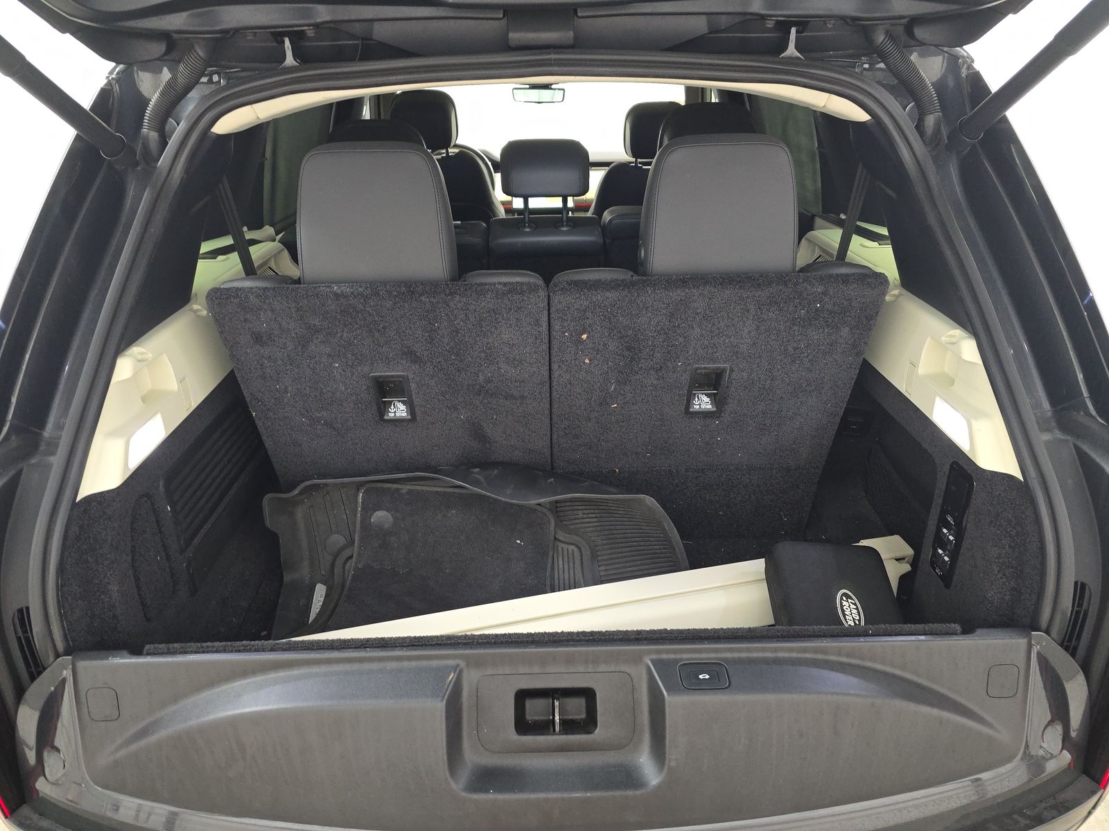 2023 Land Rover Range Rover SE LWB AWD