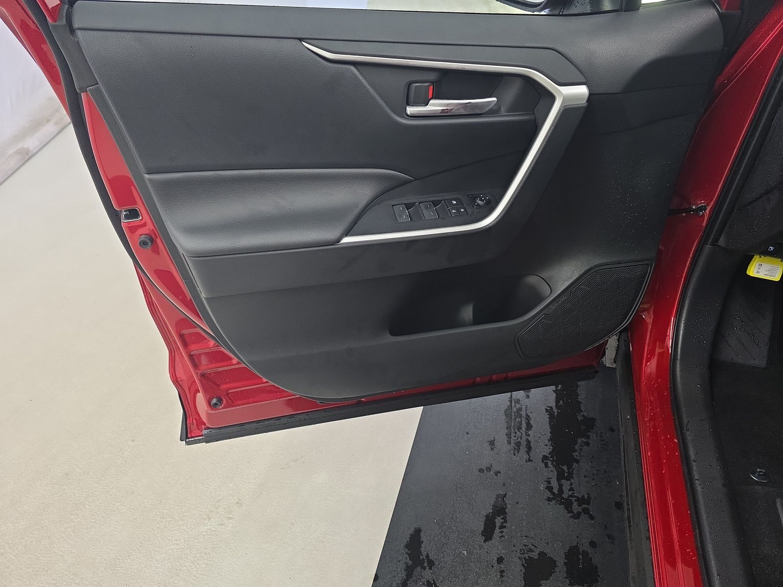 2025 Toyota RAV4 Plug-In Hybrid SE AWD