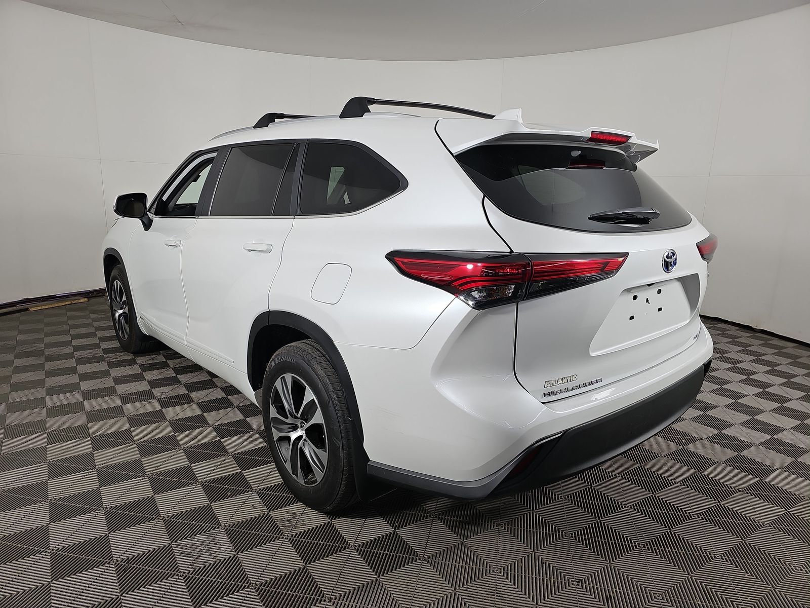 2023 Toyota Highlander Hybrid XLE AWD