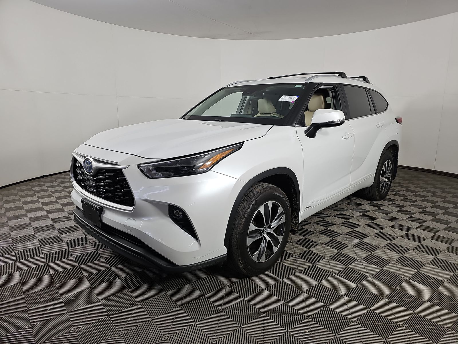 2023 Toyota Highlander Hybrid XLE AWD