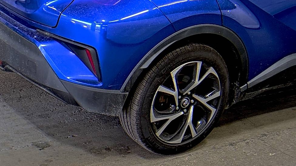 2018 Toyota C-HR XLE Premium FWD