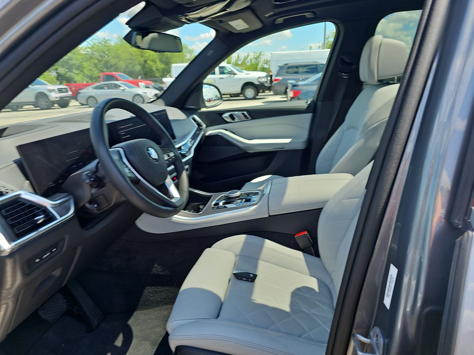 2025 BMW X5 xDrive40i AWD