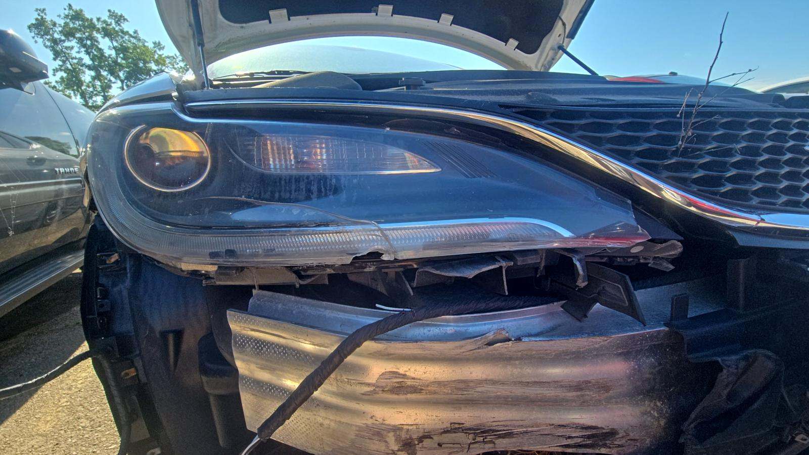 2015 Chrysler 200 Limited FWD
