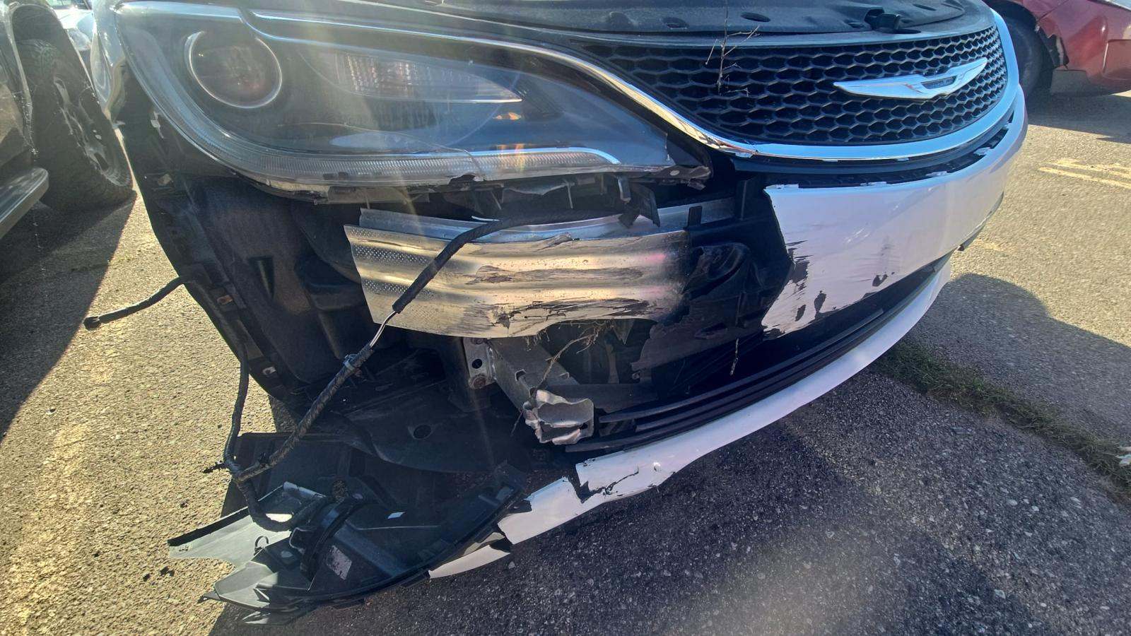 2015 Chrysler 200 Limited FWD