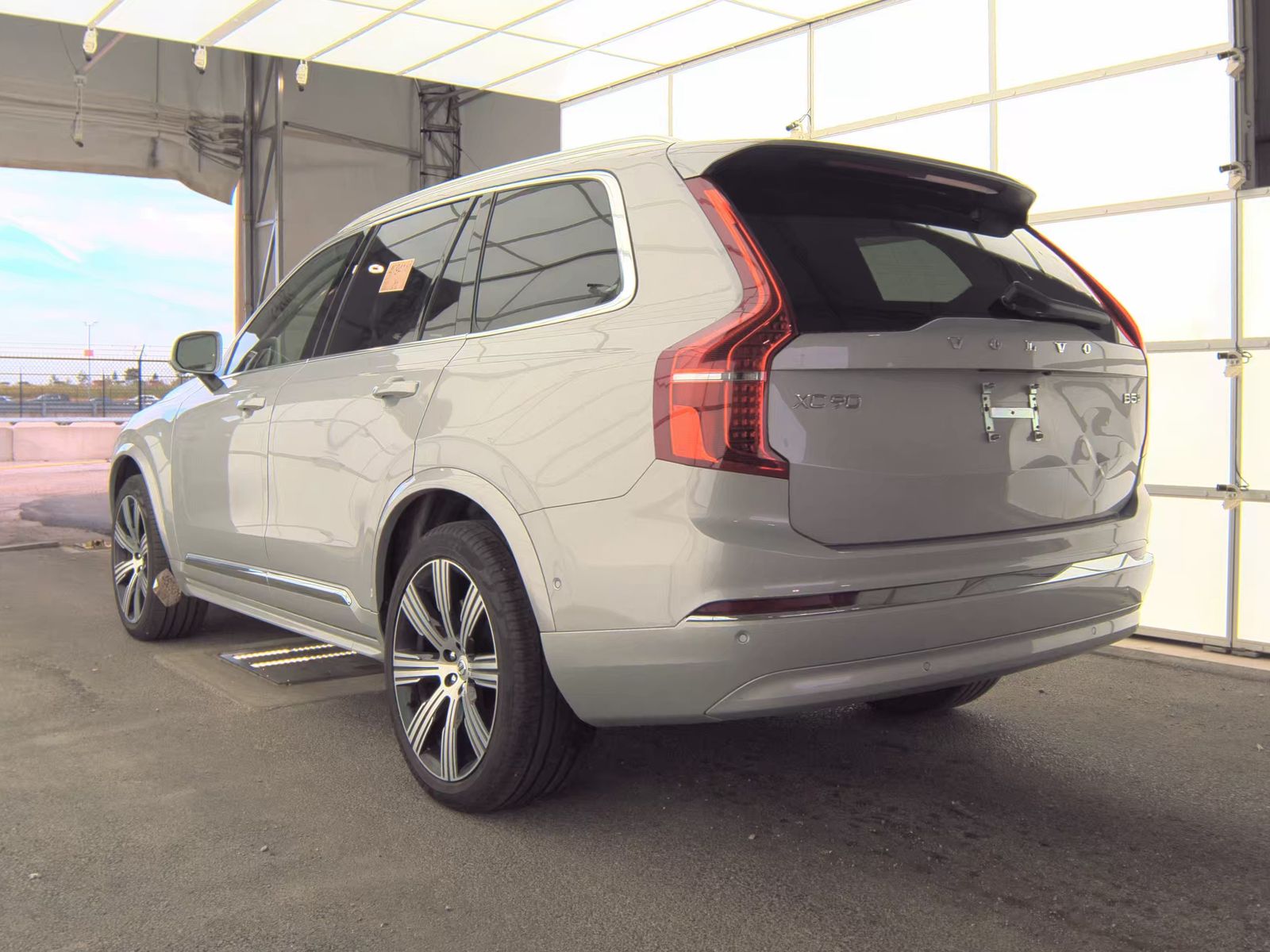 2024 Volvo XC90 B5 Plus AWD