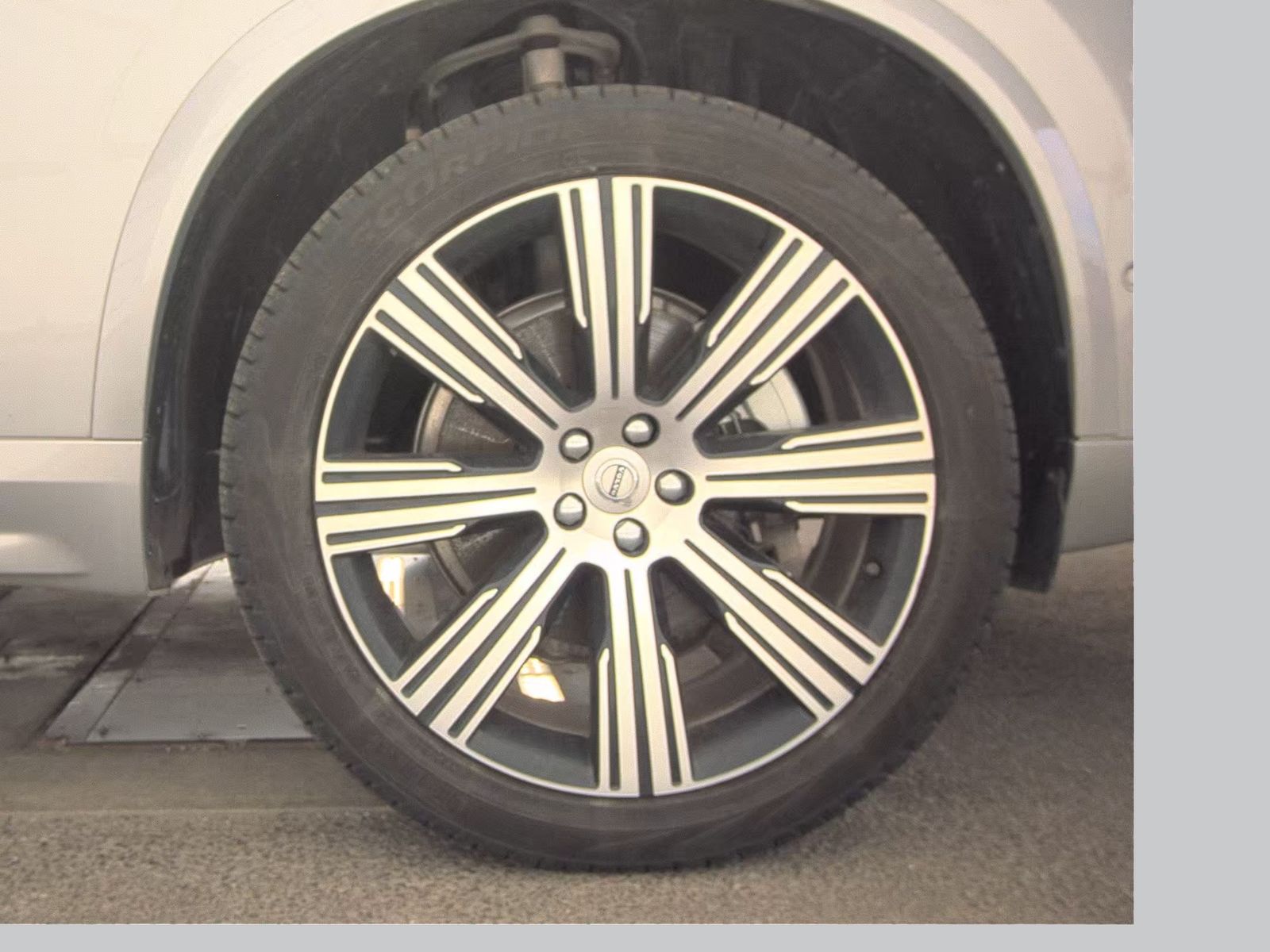 2024 Volvo XC90 B5 Plus AWD