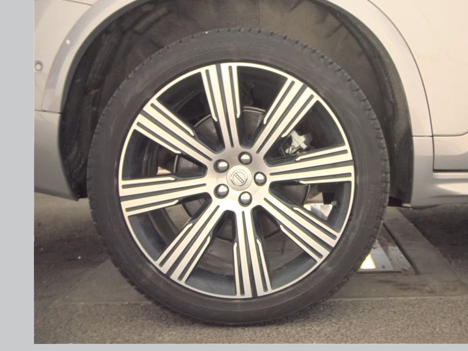 2024 Volvo XC90 B5 Plus AWD
