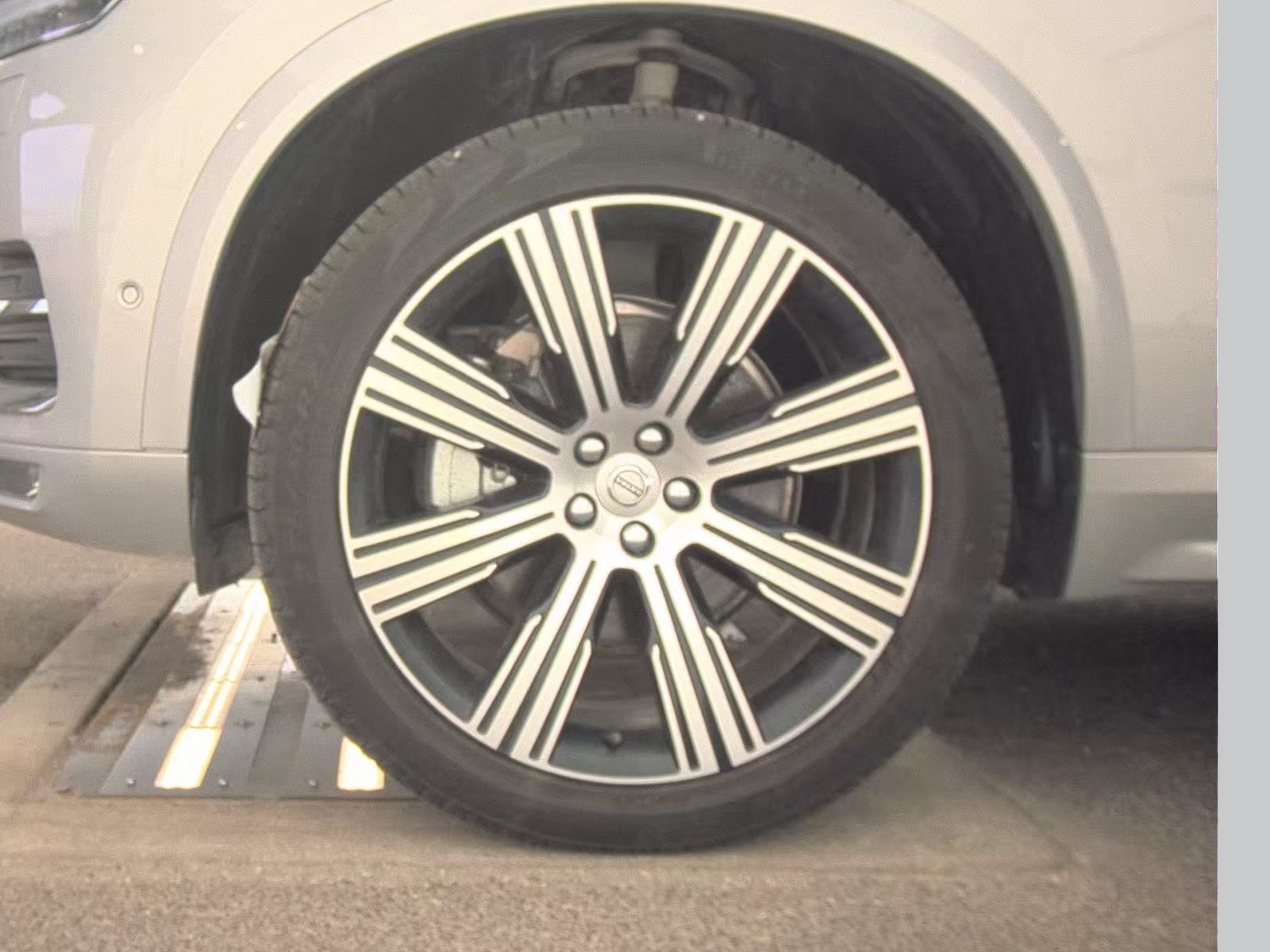 2024 Volvo XC90 B5 Plus AWD