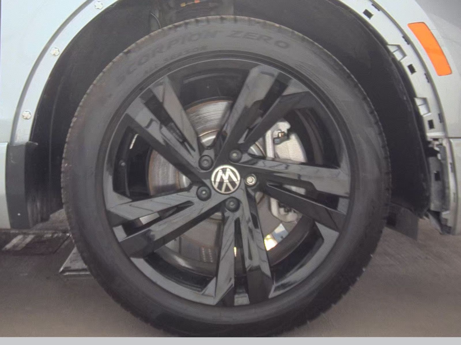 2024 Volkswagen Tiguan 2.0T SE R-Line Black FWD