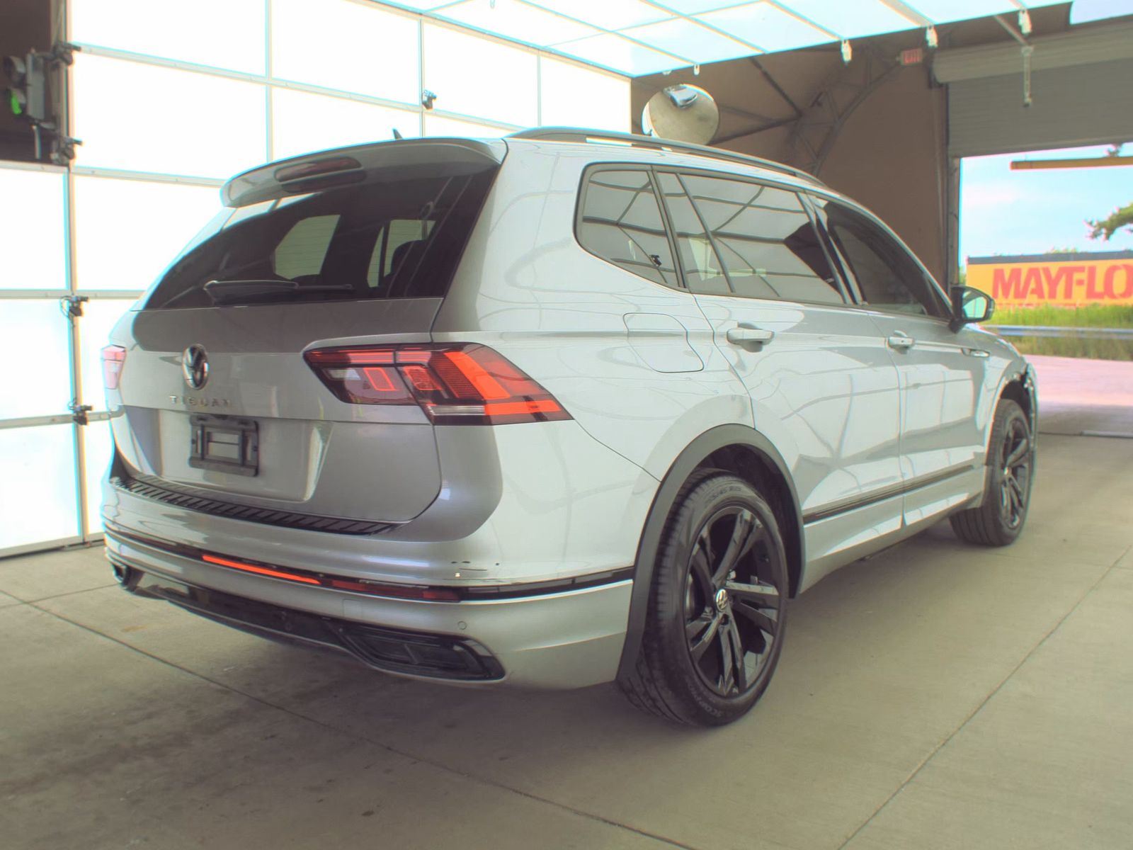 2024 Volkswagen Tiguan 2.0T SE R-Line Black FWD