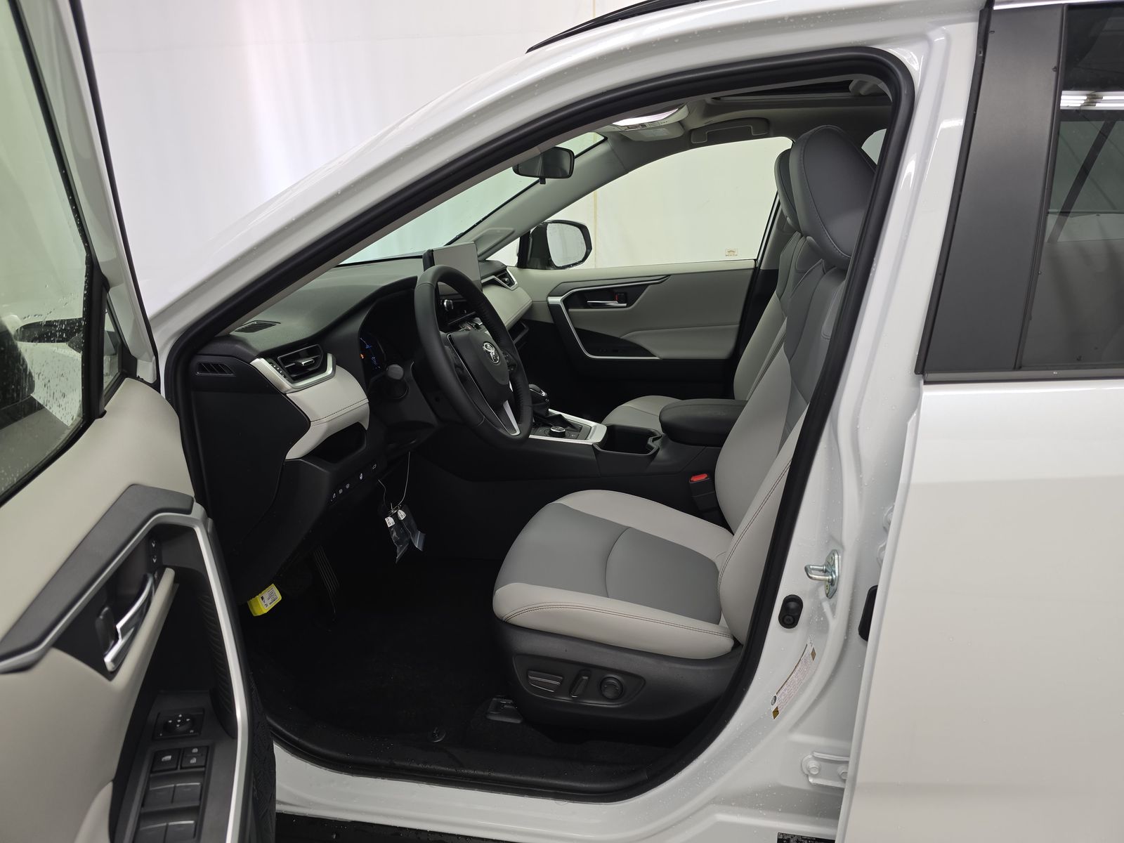 2025 Toyota RAV4 Hybrid XLE Premium AWD