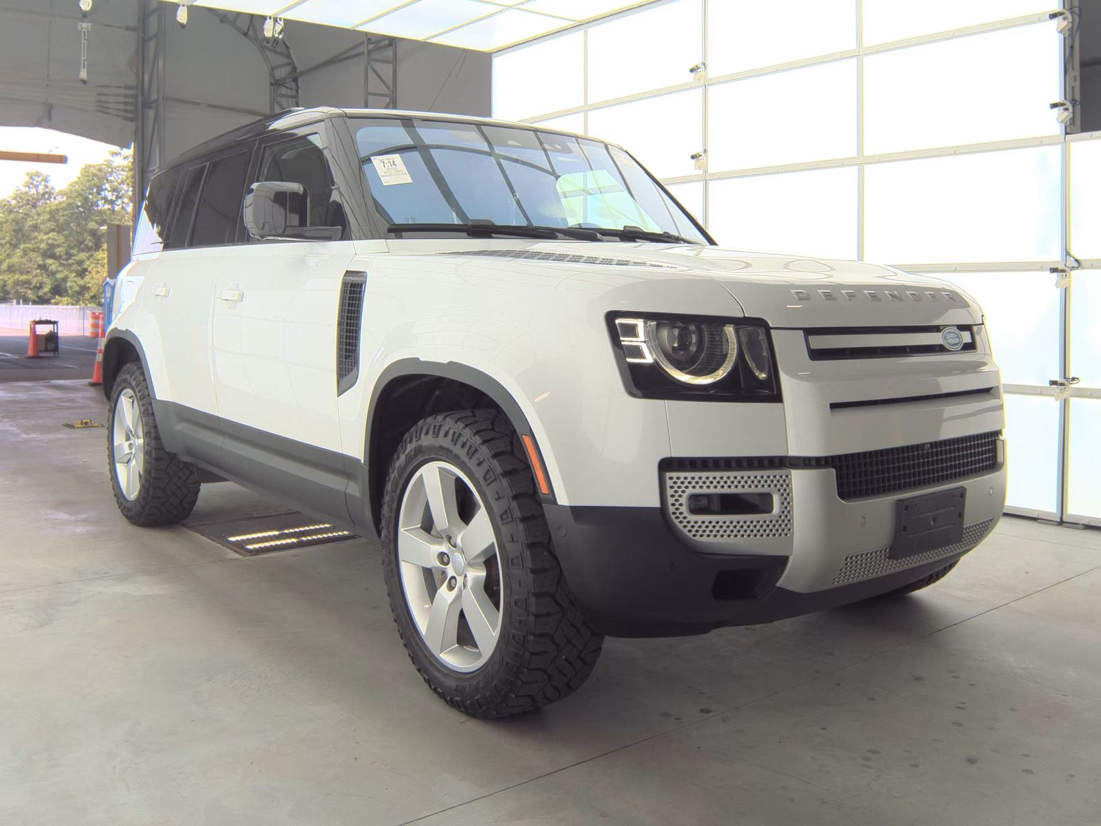 2022 Land Rover Defender 110 SE AWD