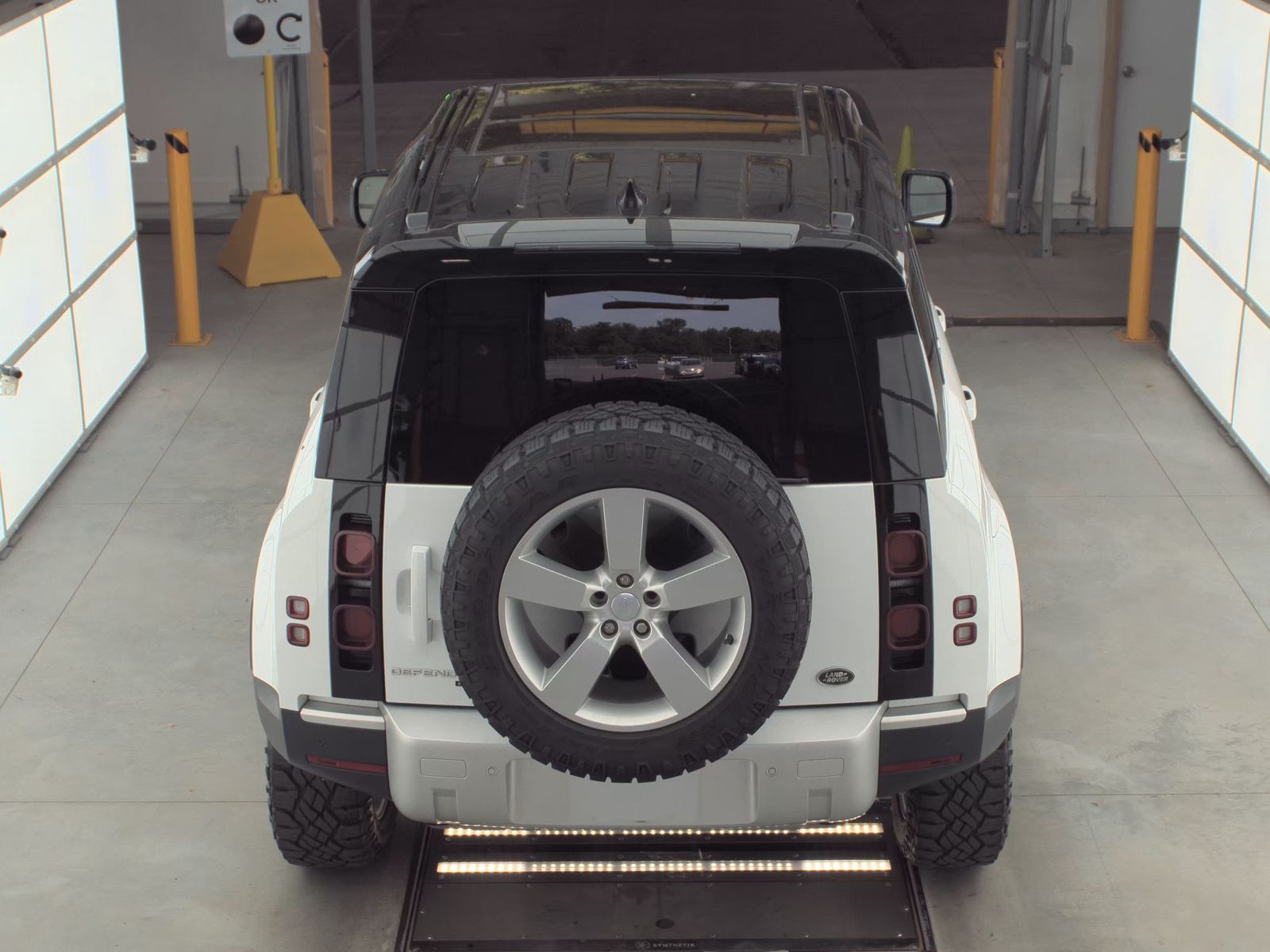 2022 Land Rover Defender 110 SE AWD