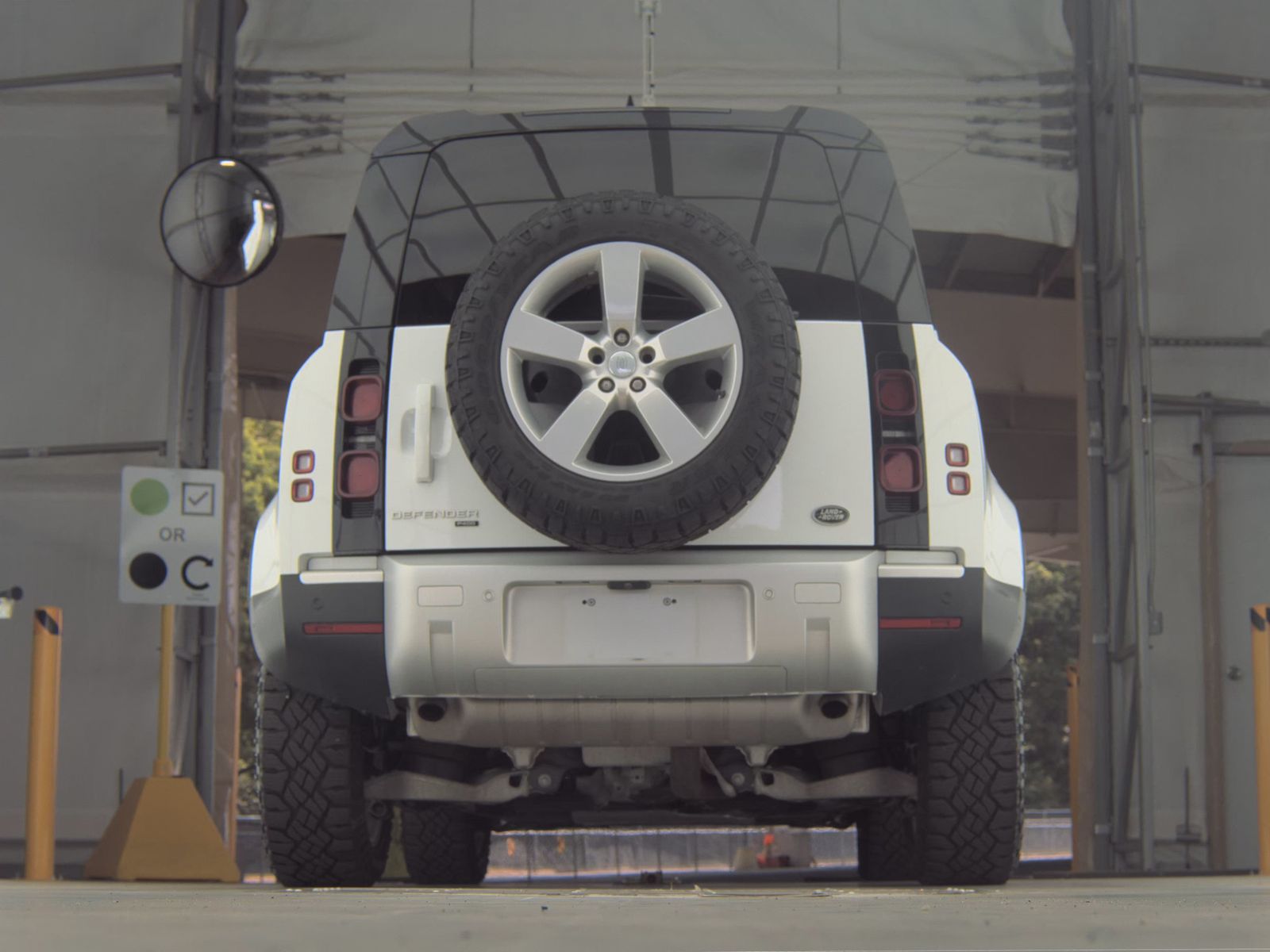 2022 Land Rover Defender 110 SE AWD