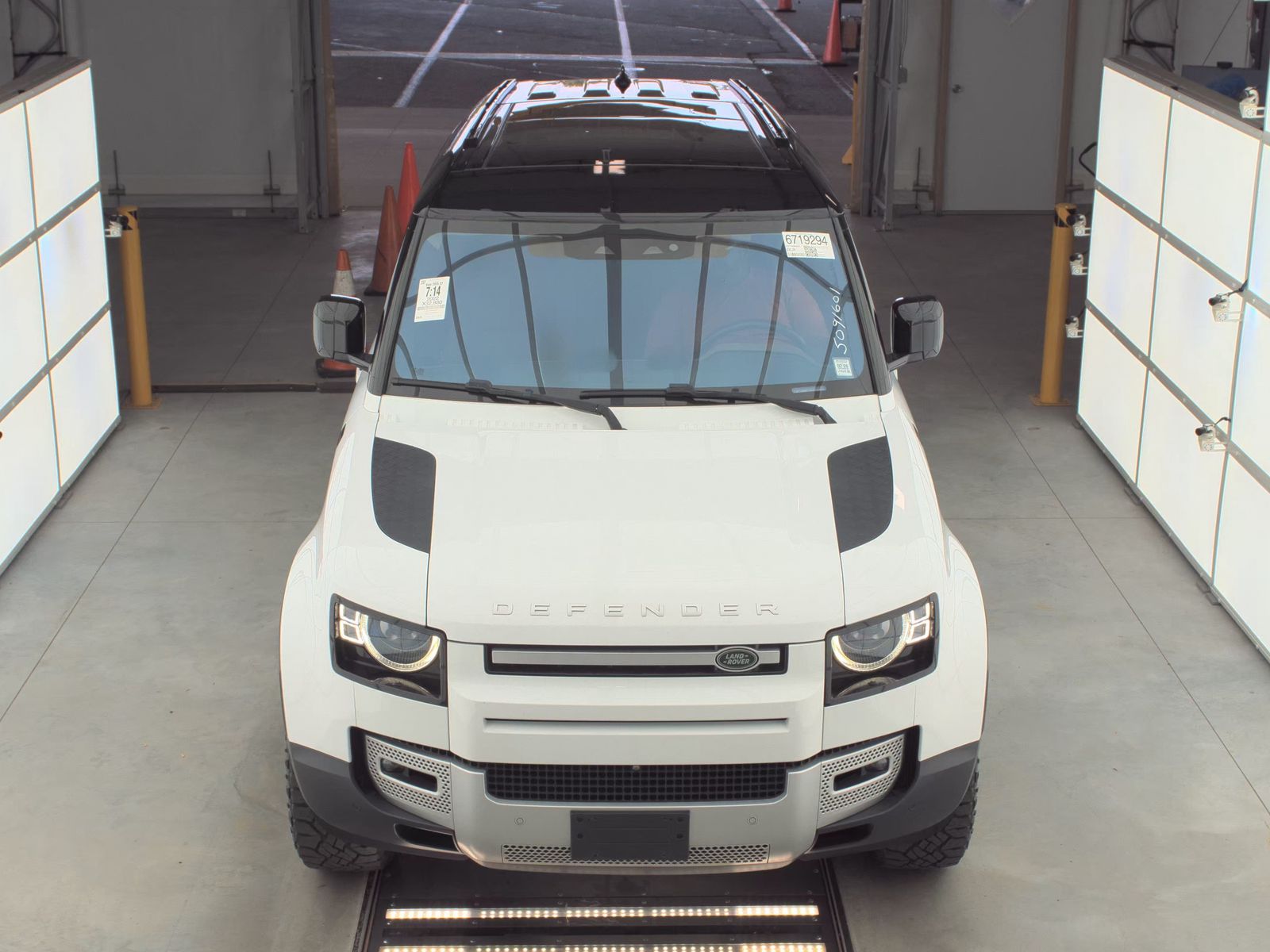 2022 Land Rover Defender 110 SE AWD