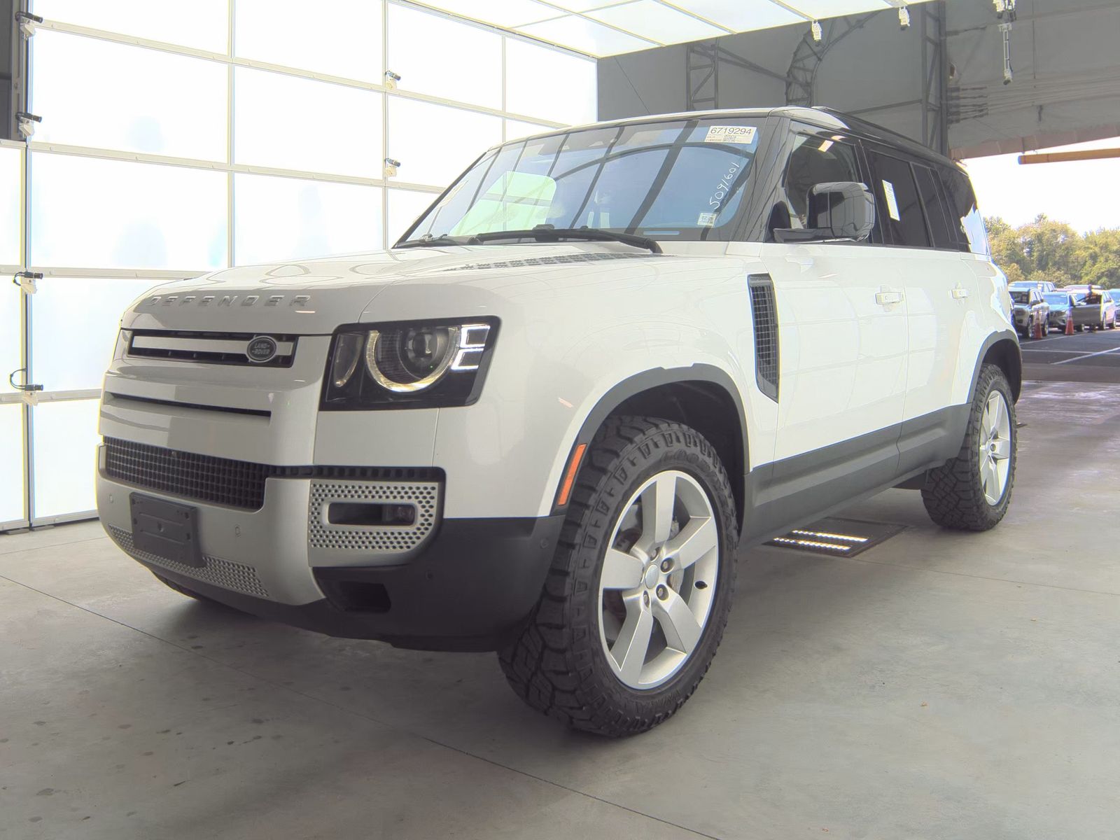 2022 Land Rover Defender 110 SE AWD