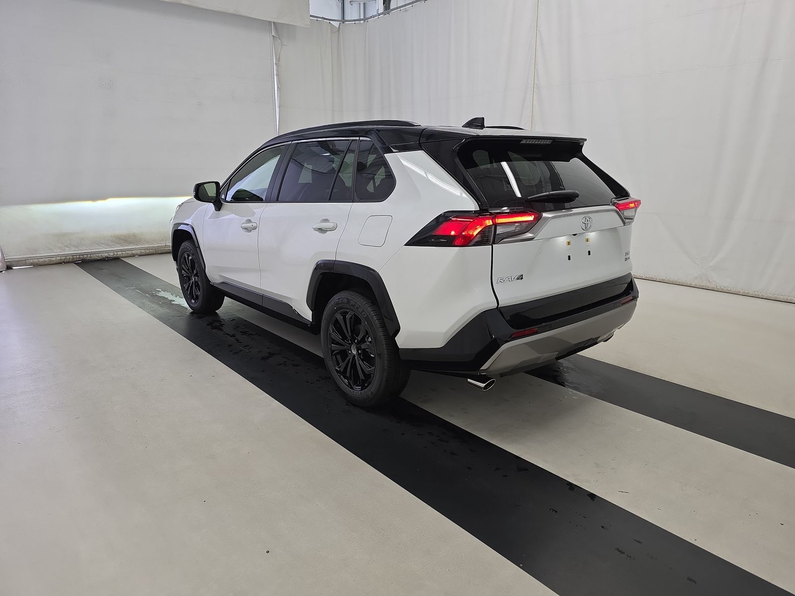 2025 Toyota RAV4 Hybrid XSE AWD
