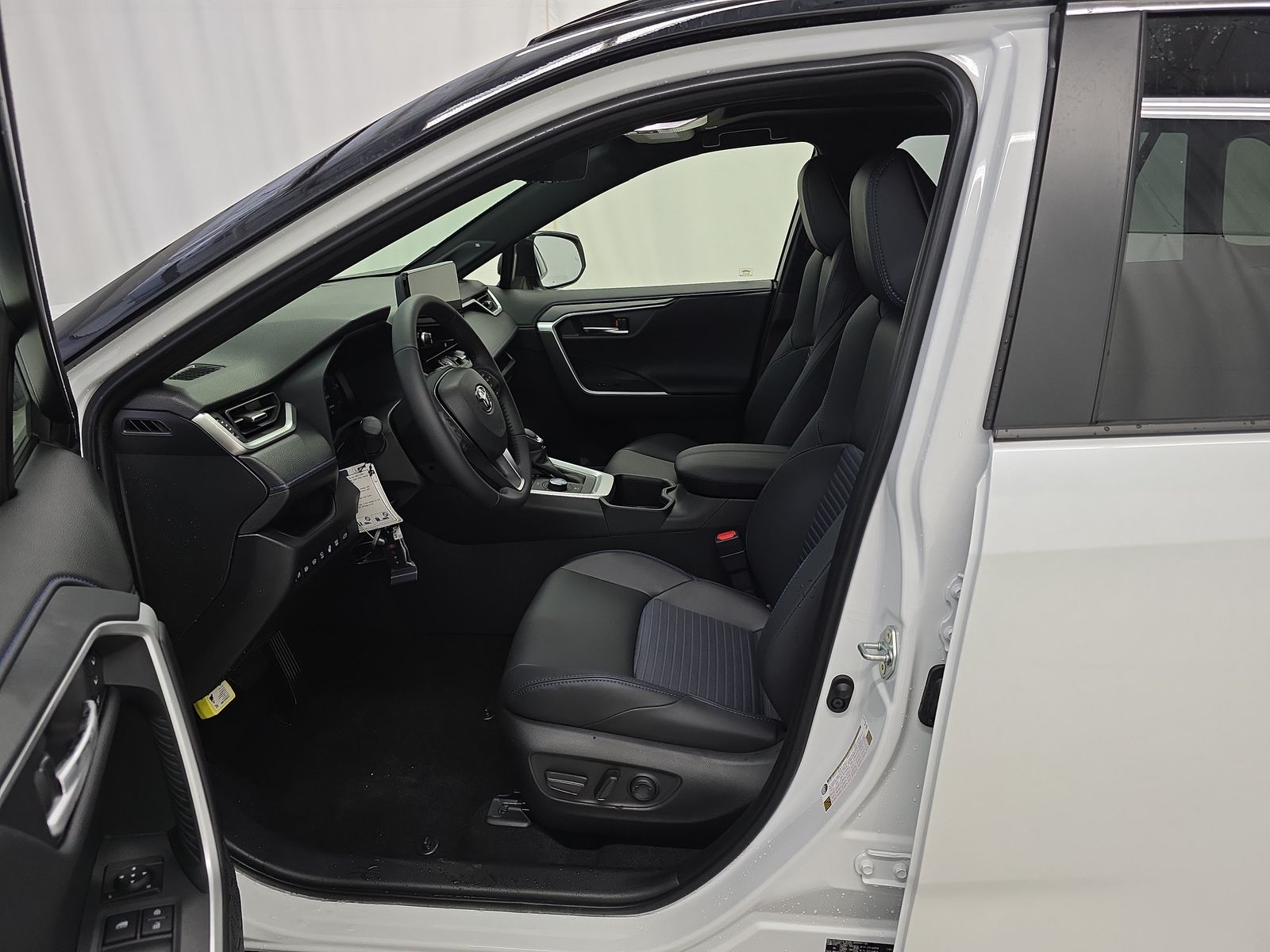 2025 Toyota RAV4 Hybrid XSE AWD