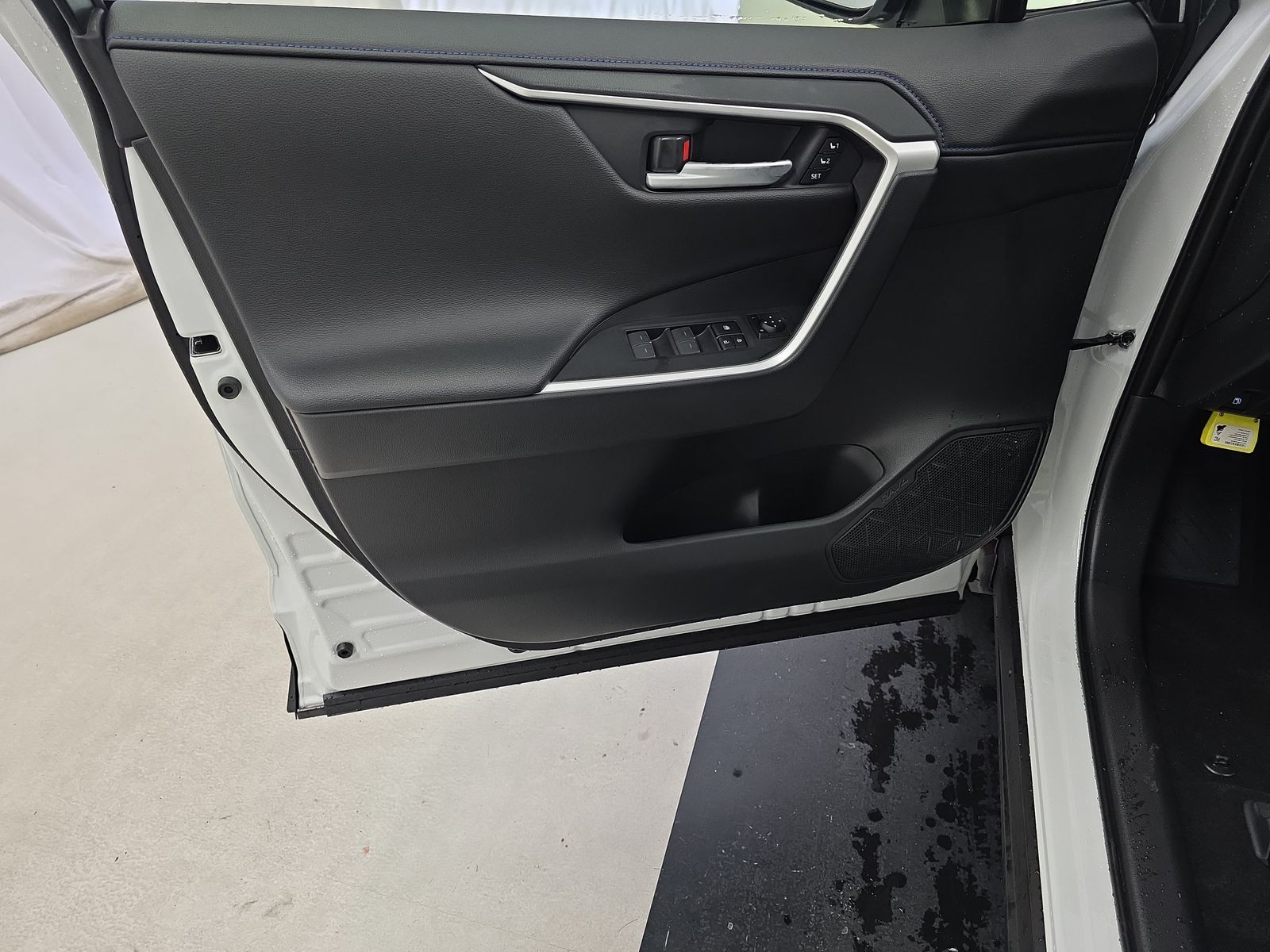 2025 Toyota RAV4 Hybrid XSE AWD