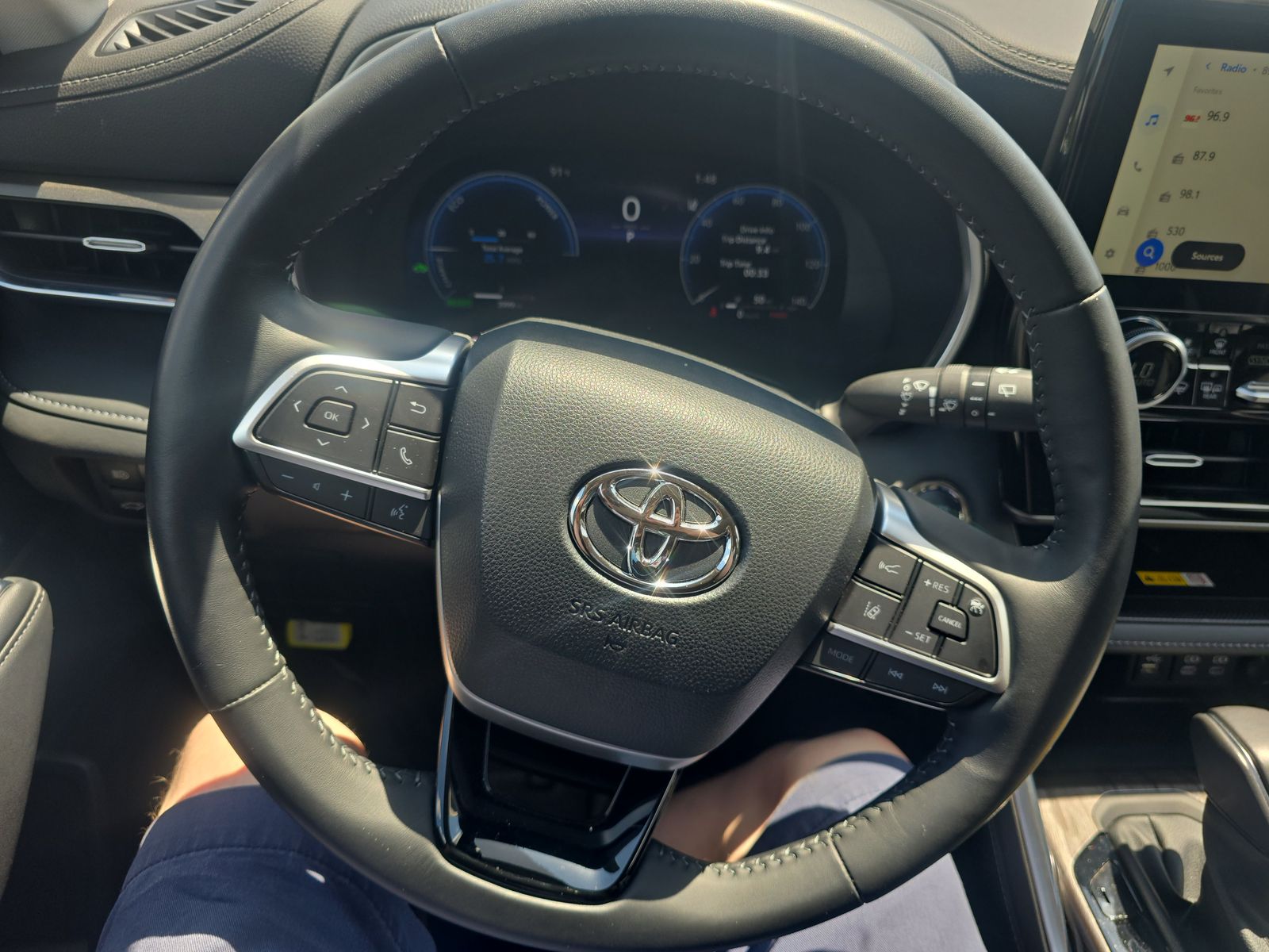 2023 Toyota Highlander Hybrid Limited AWD