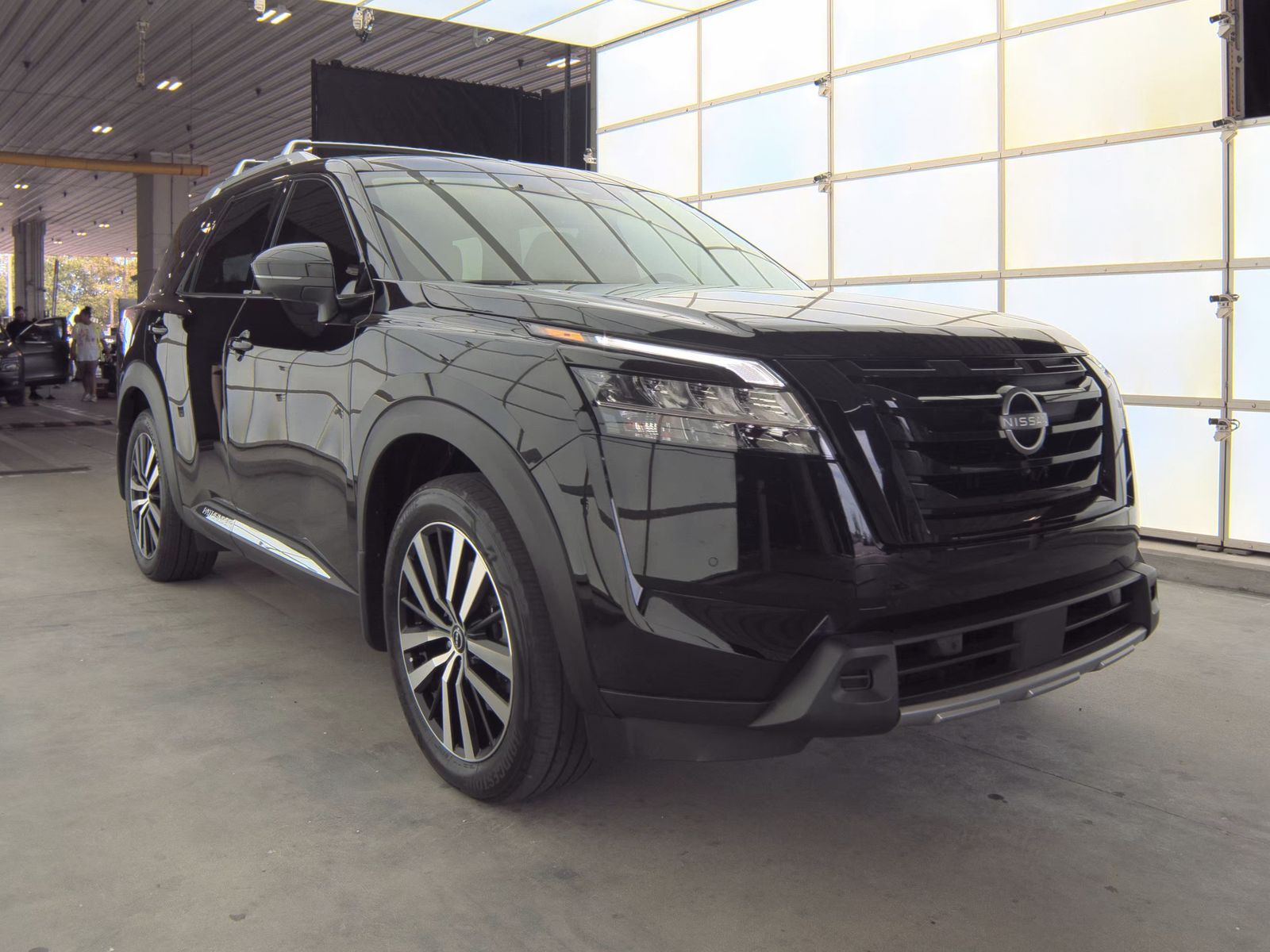 2024 Nissan Pathfinder Platinum FWD