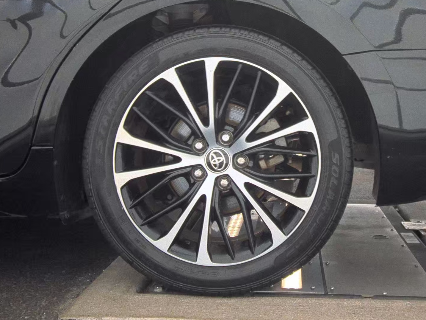 2020 Toyota Camry SE FWD