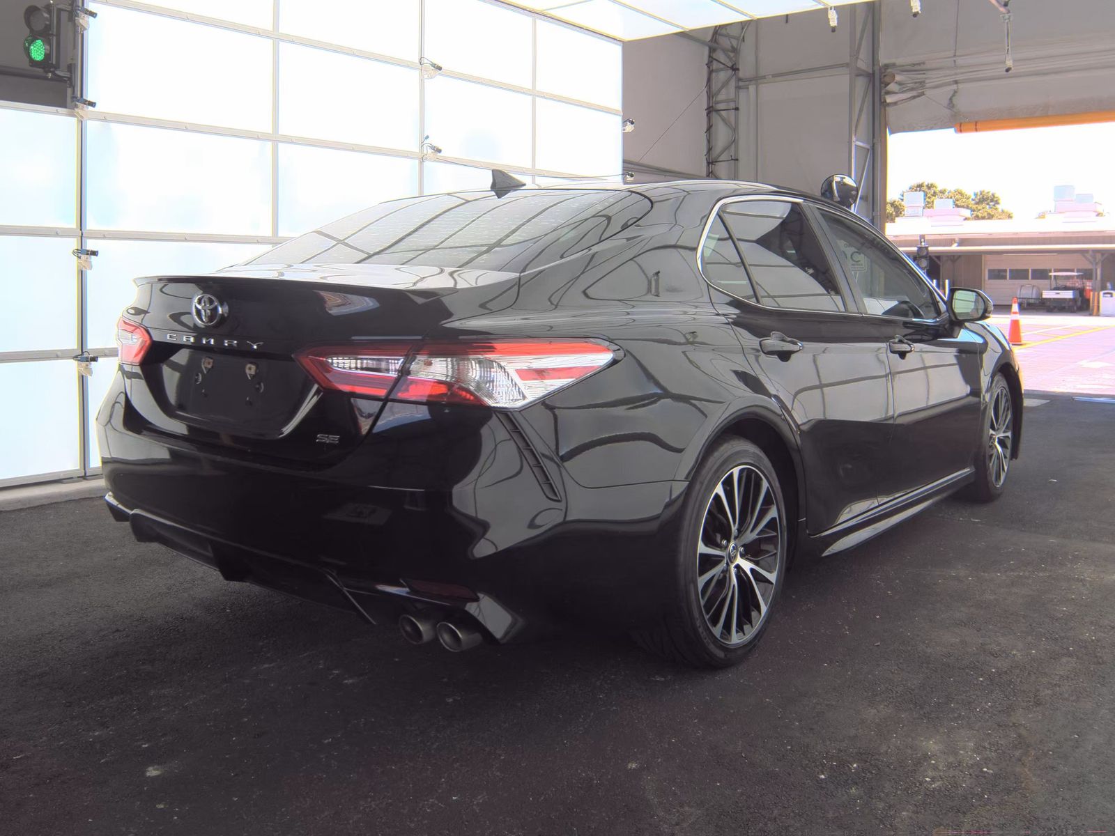 2020 Toyota Camry SE FWD