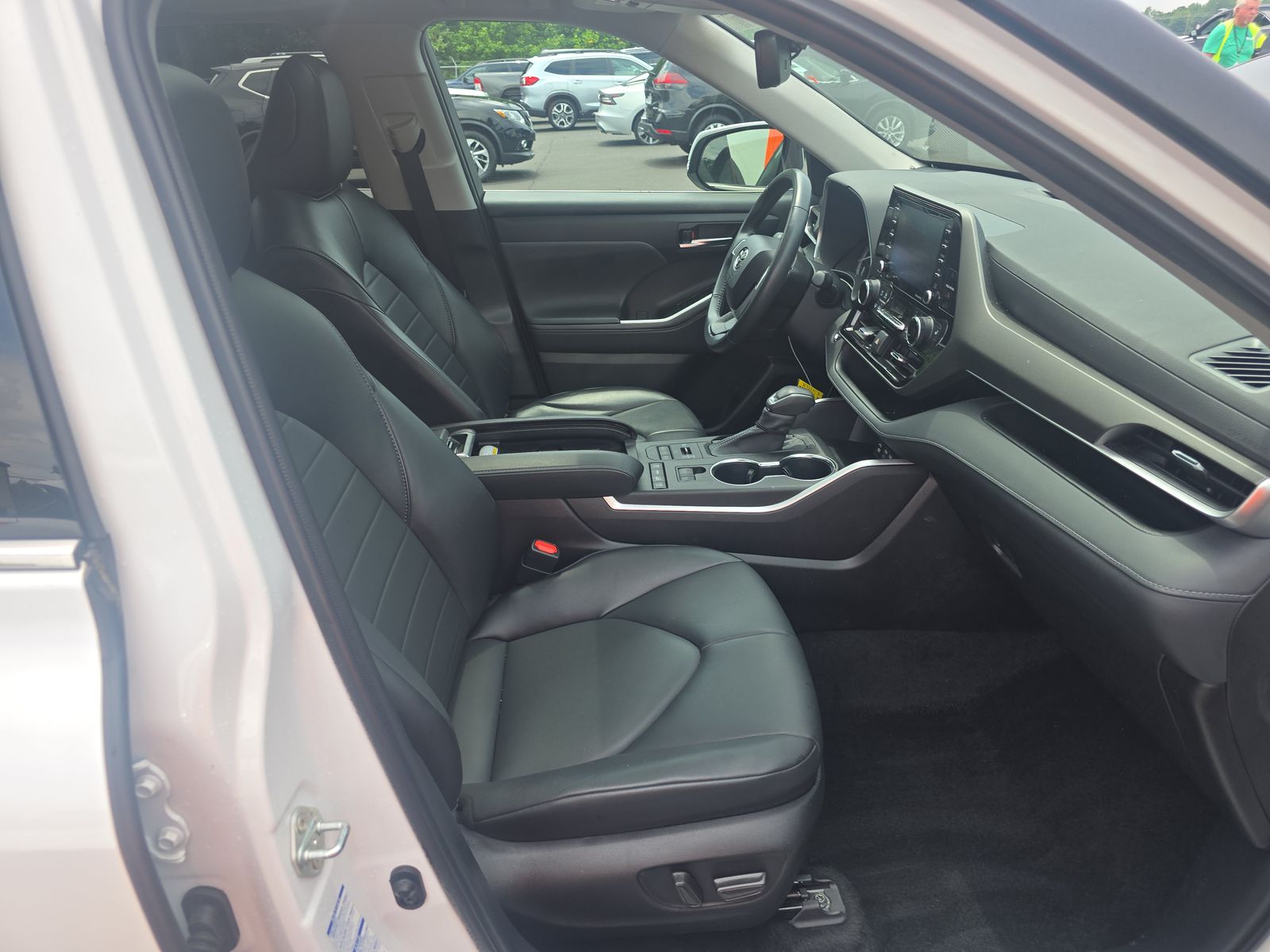 2022 Toyota Highlander XLE AWD