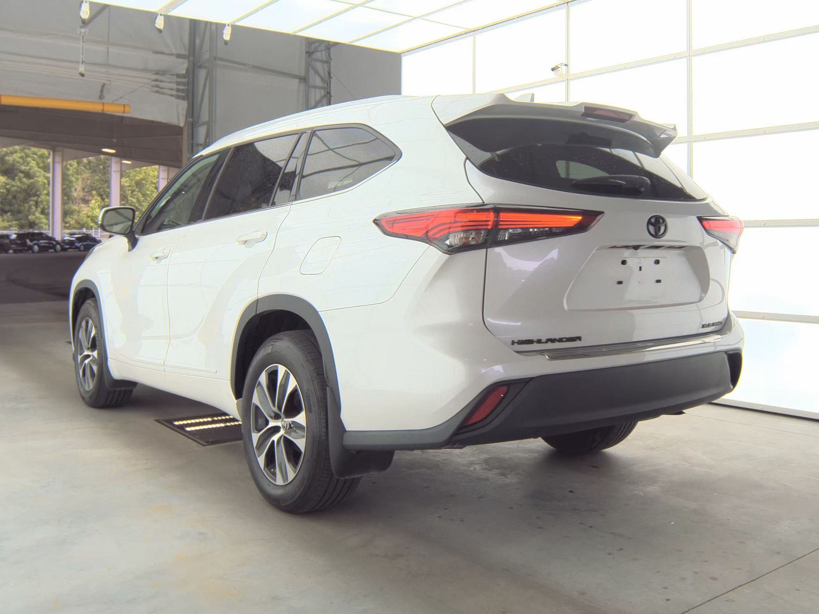 2022 Toyota Highlander XLE AWD