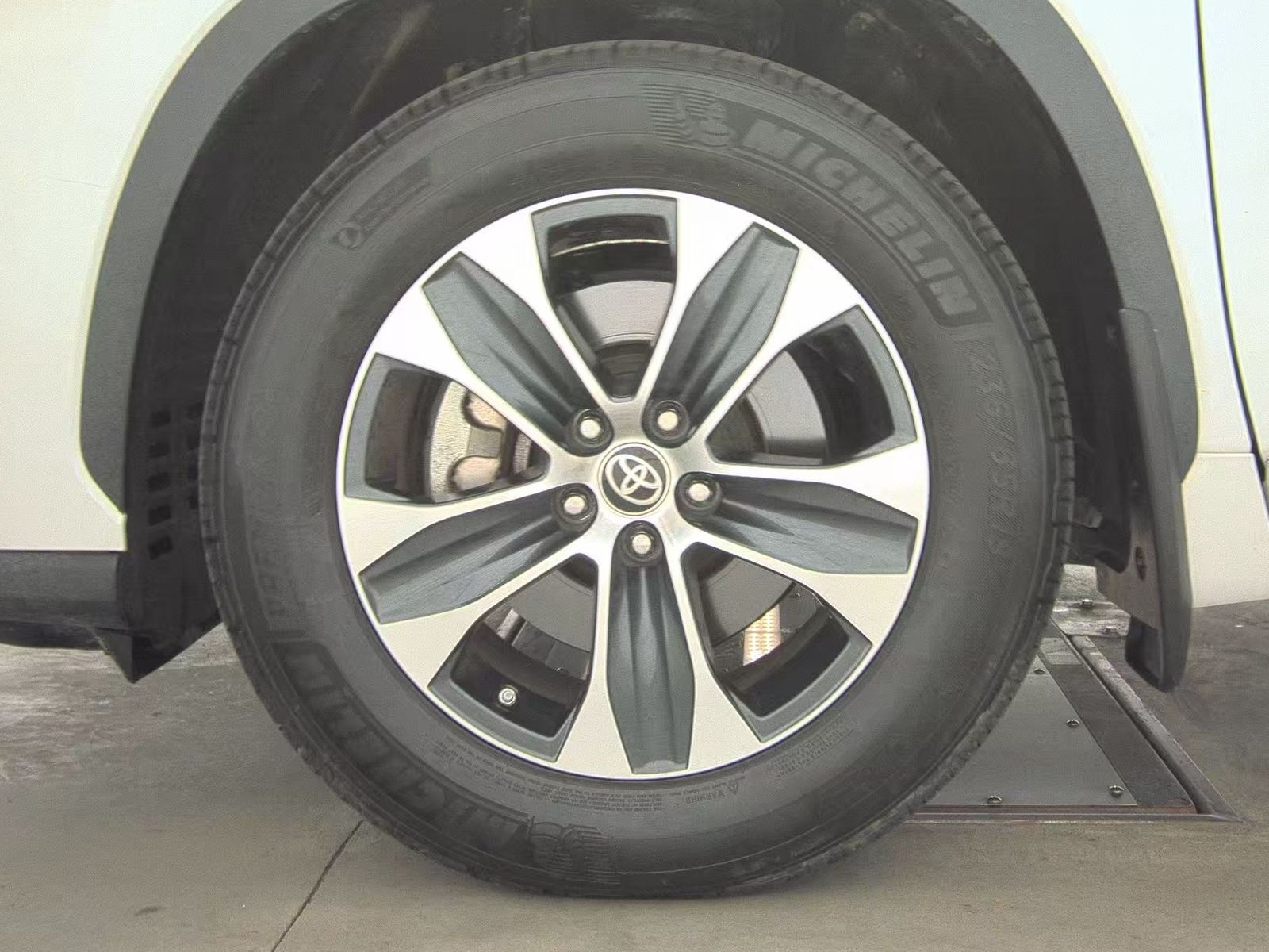 2022 Toyota Highlander XLE AWD