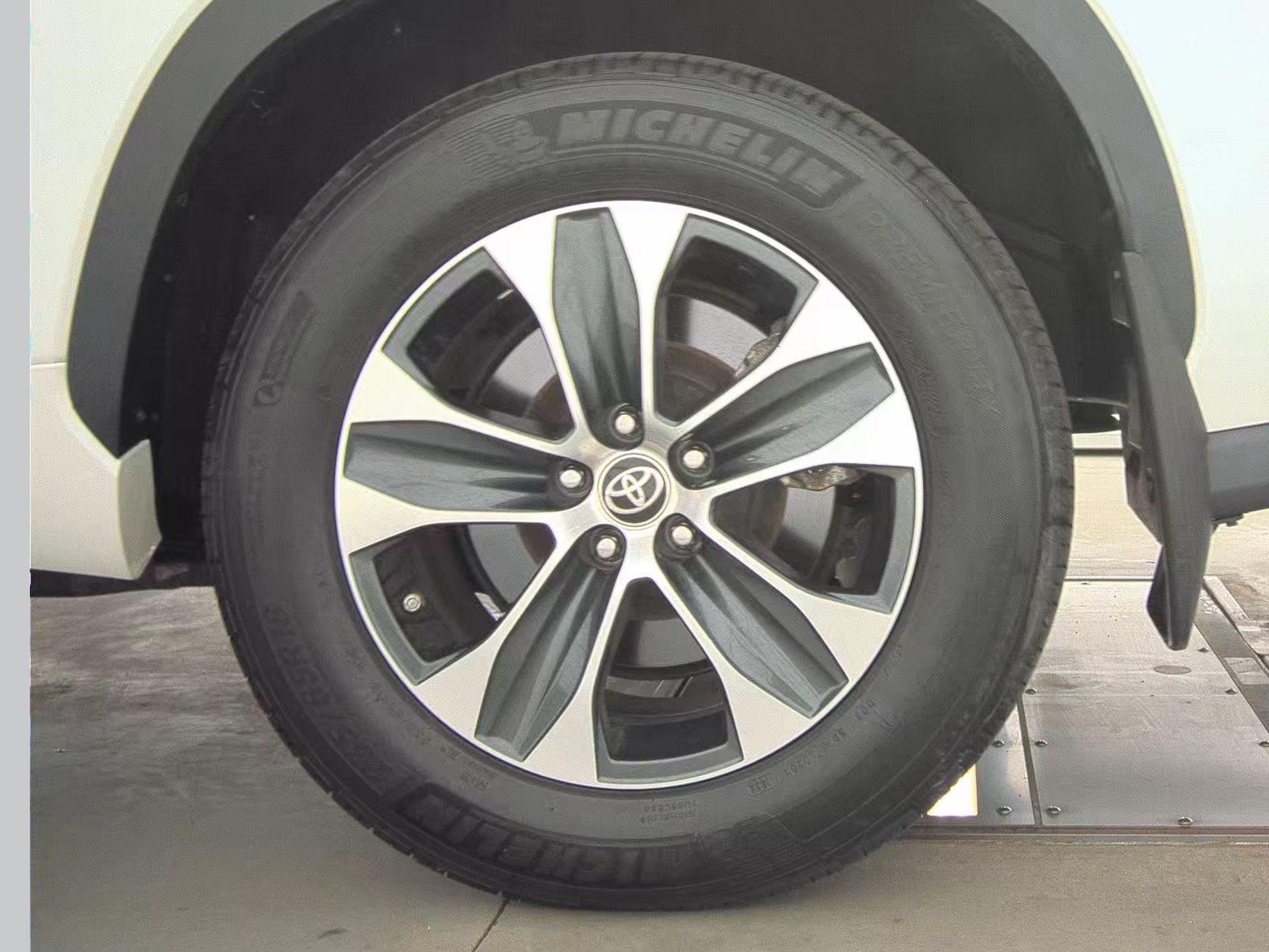 2022 Toyota Highlander XLE AWD