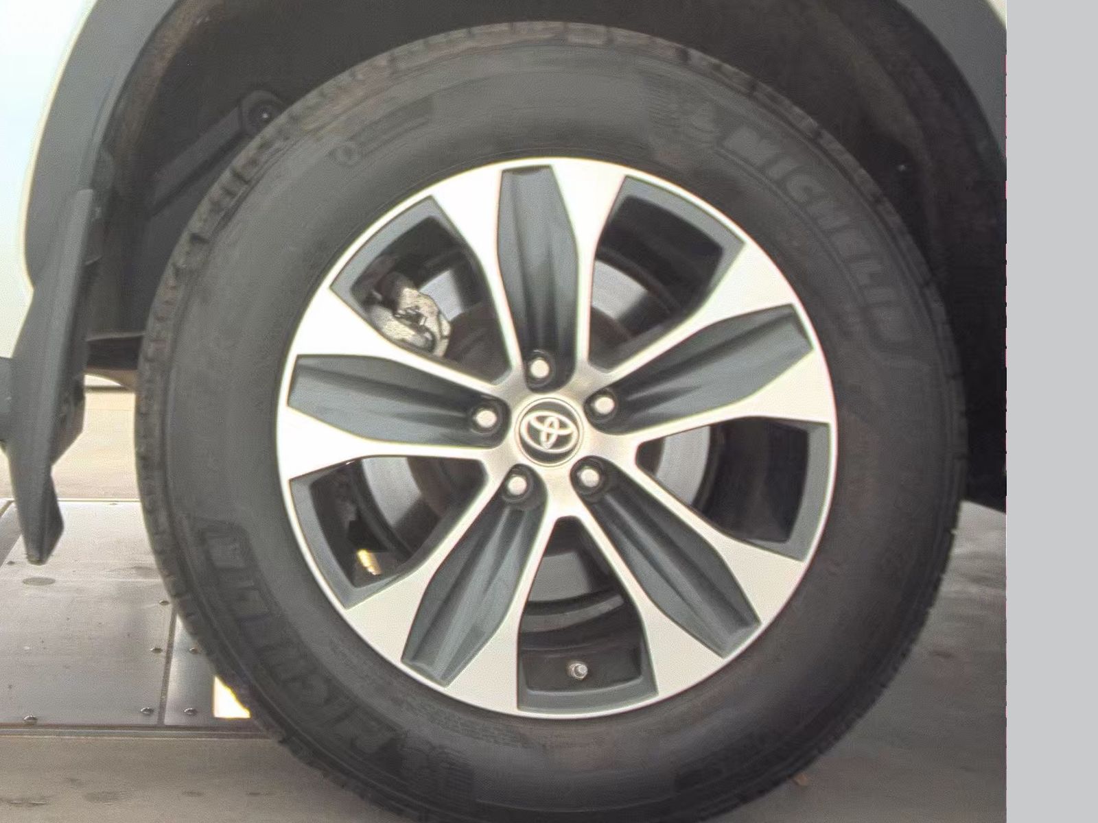 2022 Toyota Highlander XLE AWD