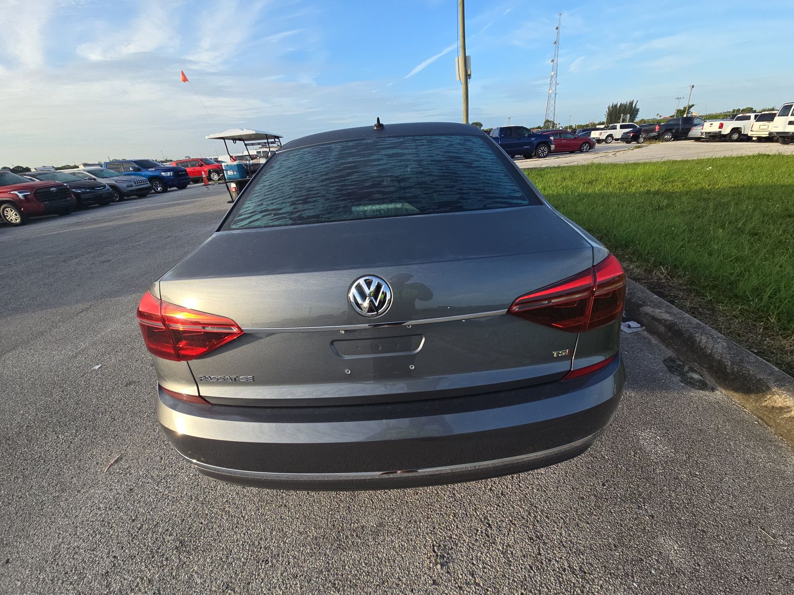 2018 Volkswagen Passat 2.0T SE FWD