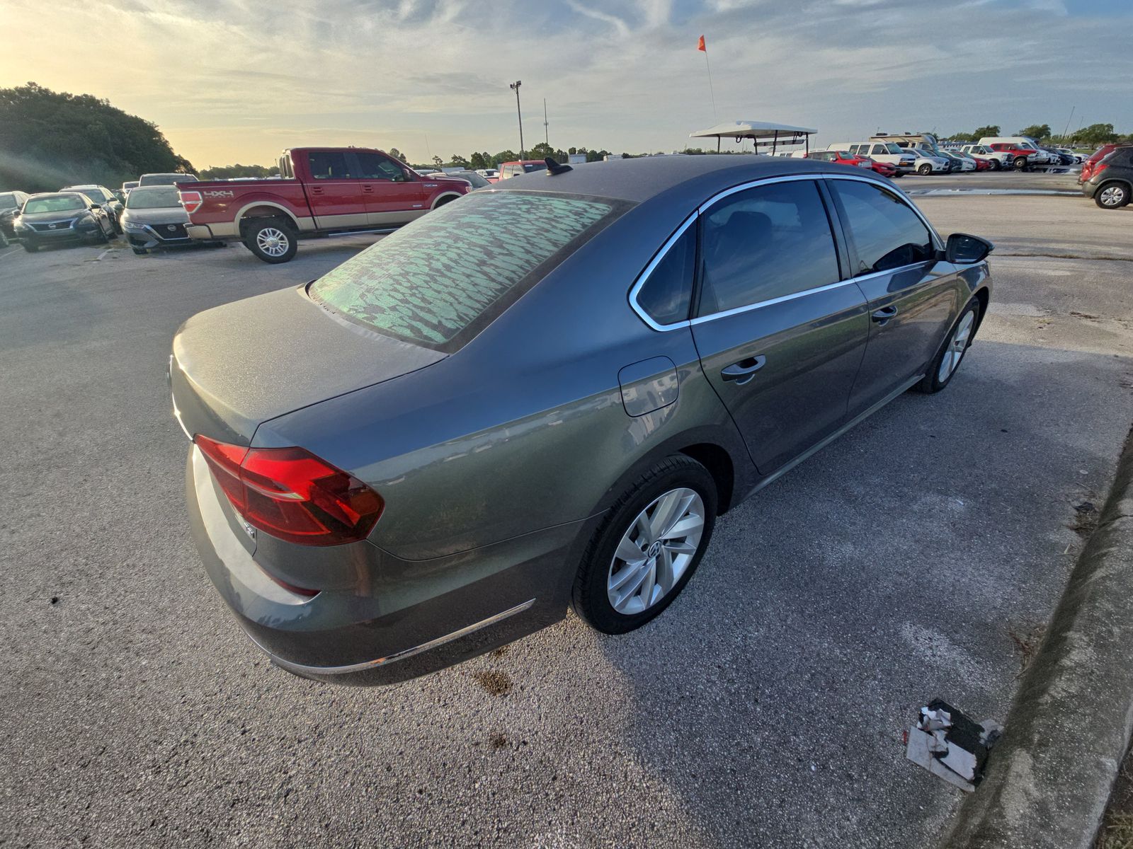 2018 Volkswagen Passat 2.0T SE FWD