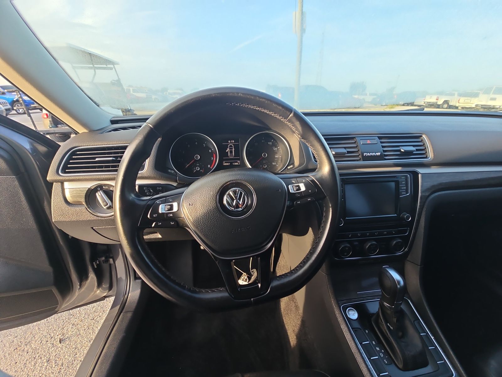 2018 Volkswagen Passat 2.0T SE FWD