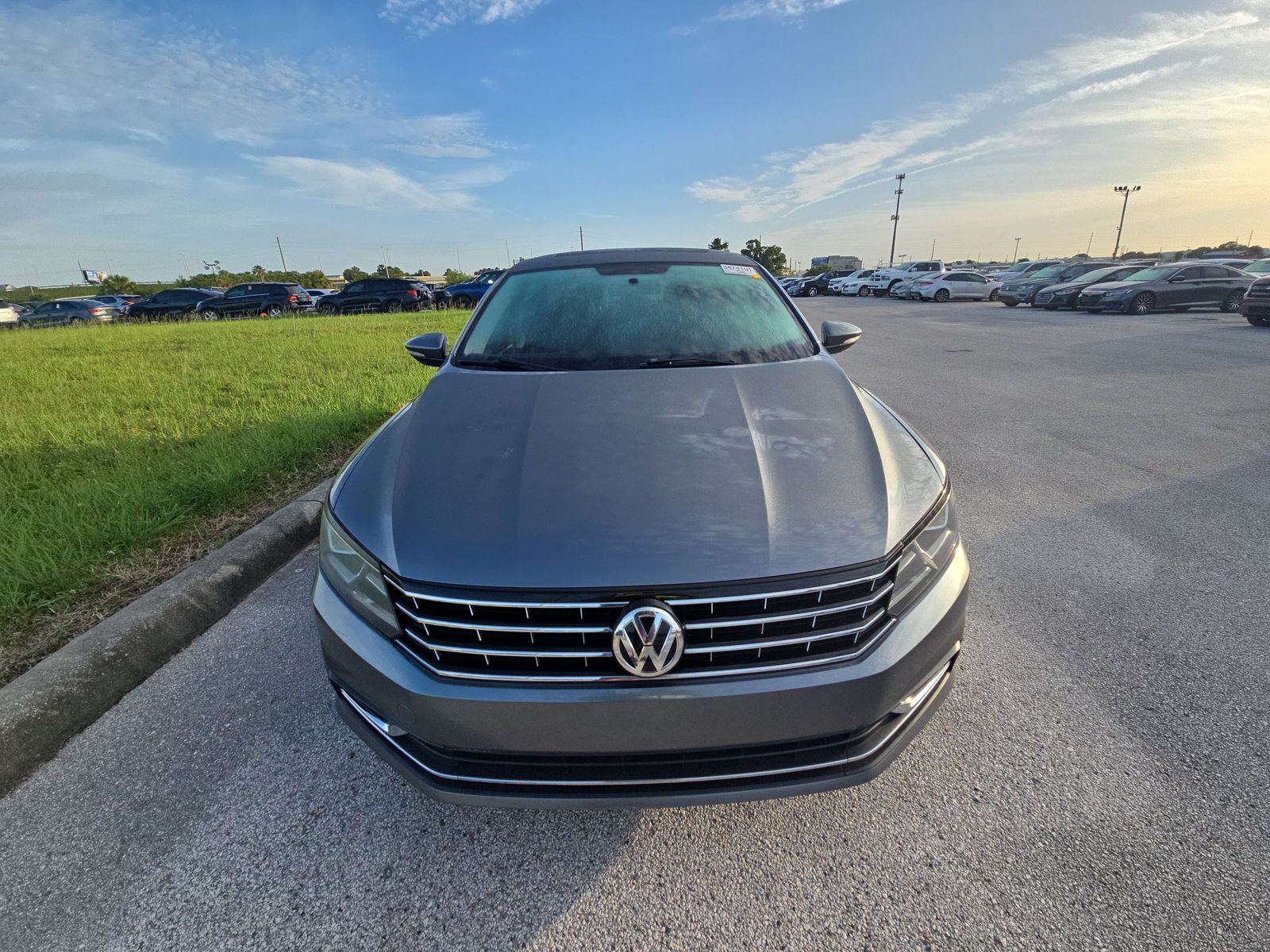 2018 Volkswagen Passat 2.0T SE FWD