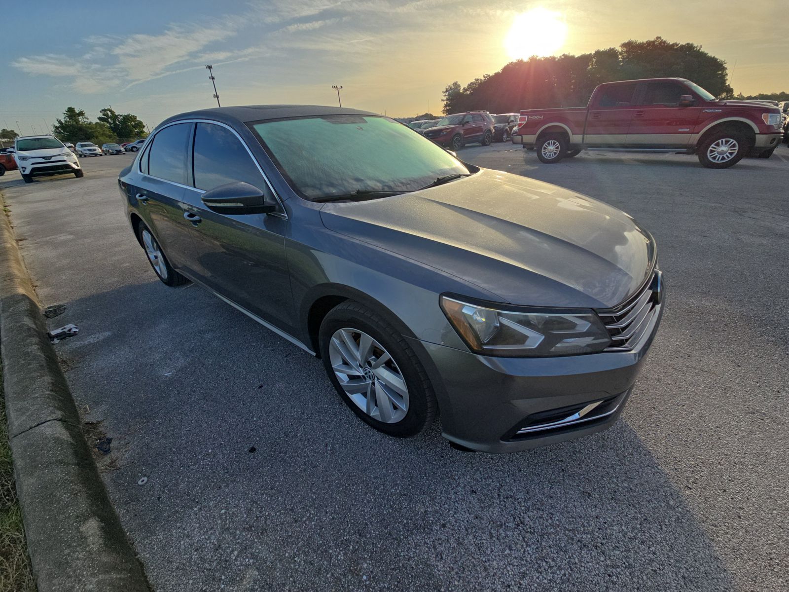 2018 Volkswagen Passat 2.0T SE FWD