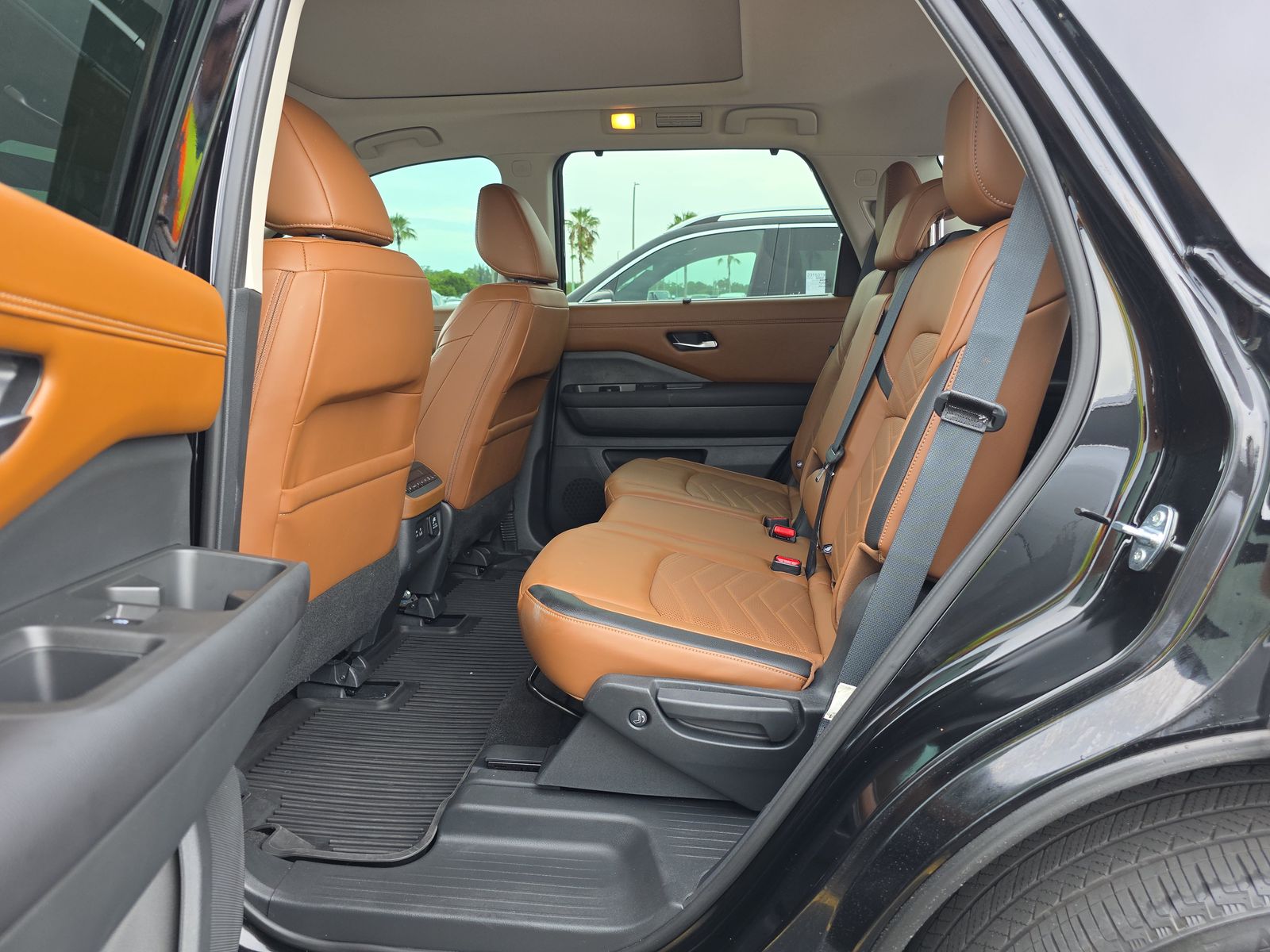 2024 Nissan Pathfinder Platinum FWD