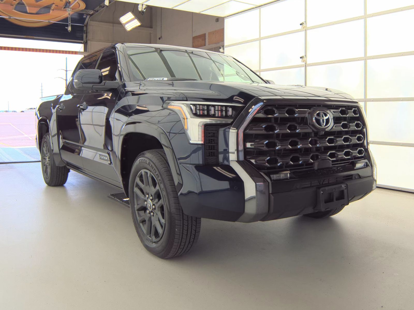 2022 Toyota Tundra Hybrid Platinum AWD