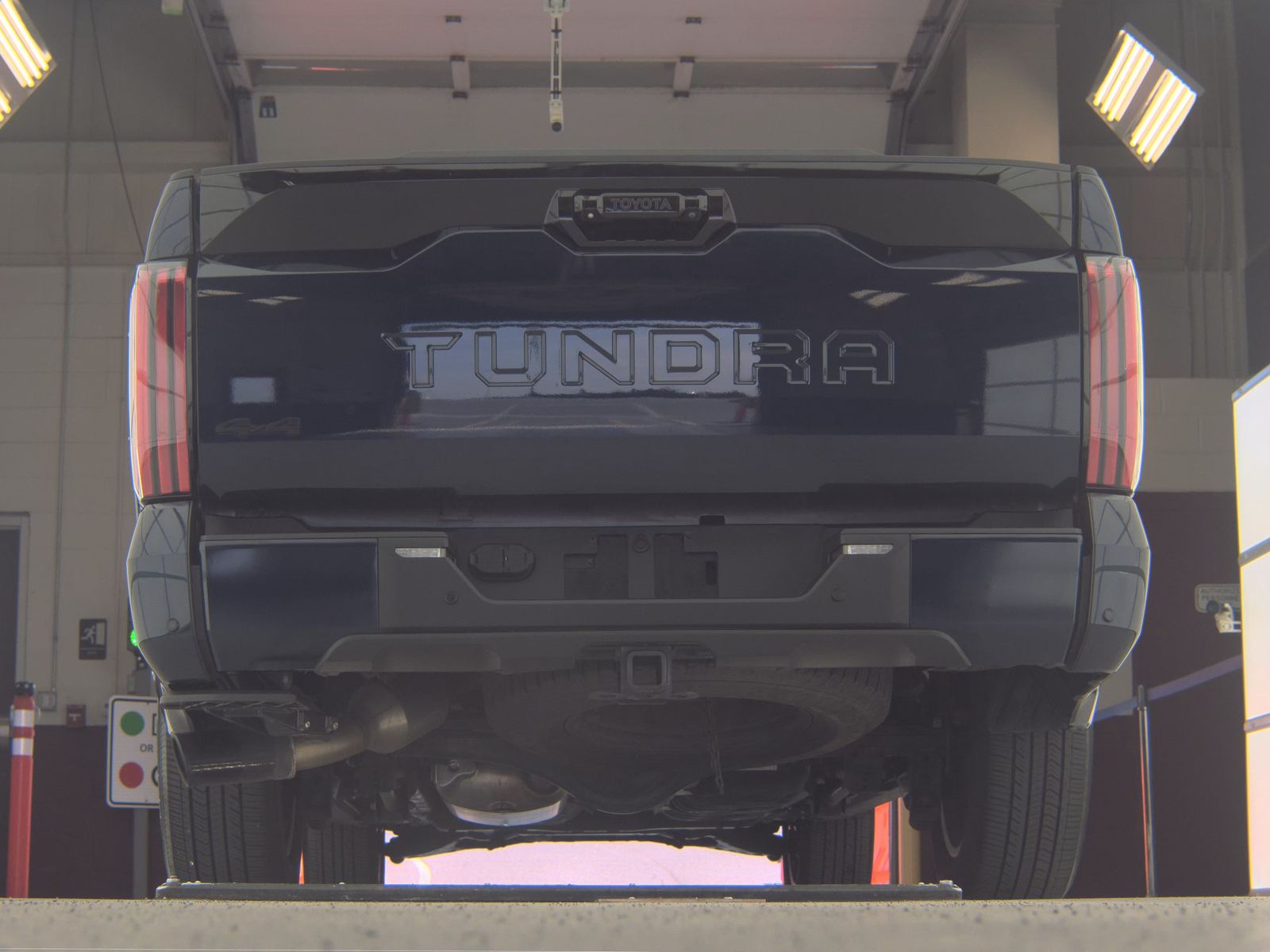 2022 Toyota Tundra Hybrid Platinum AWD