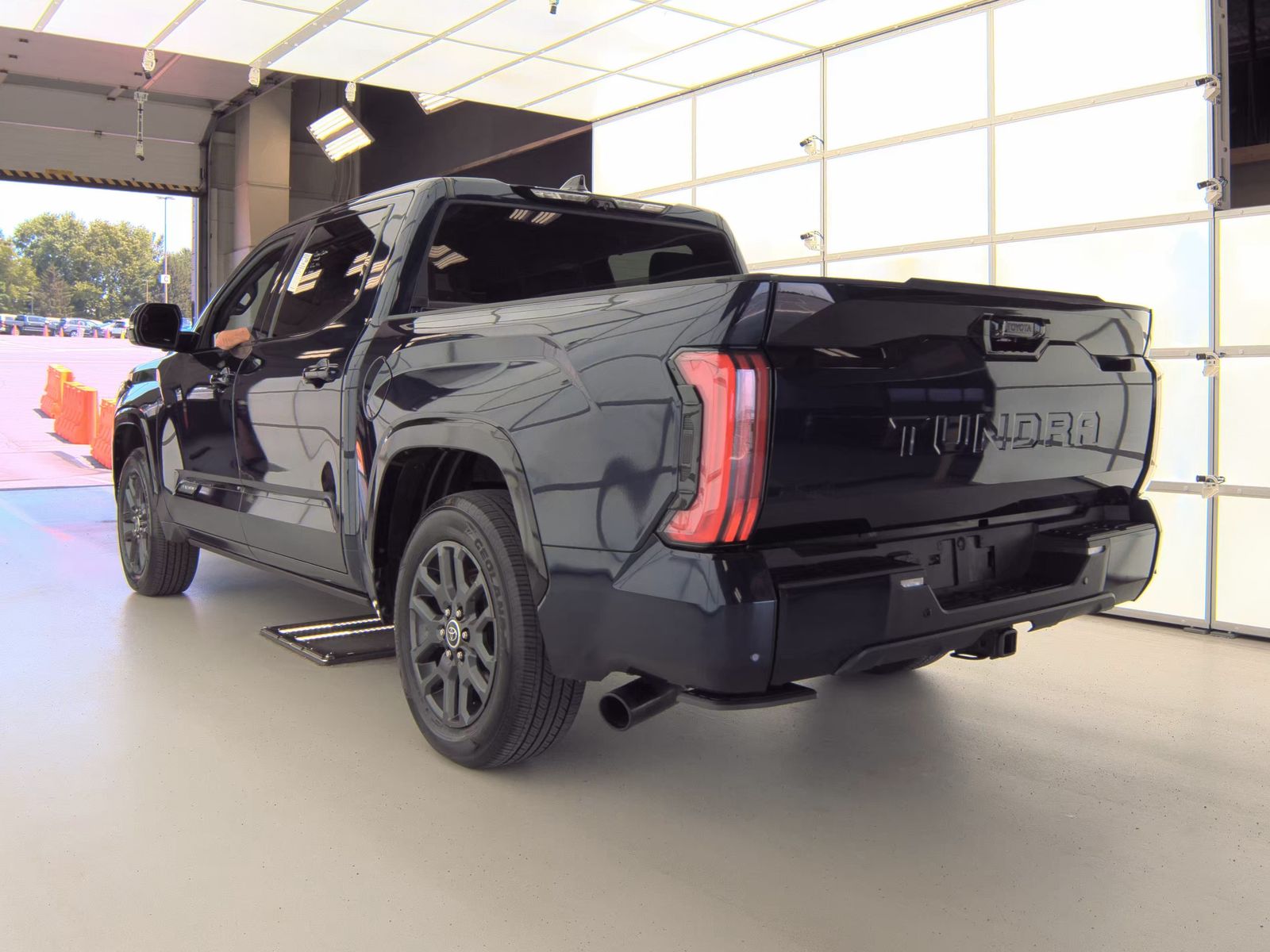 2022 Toyota Tundra Hybrid Platinum AWD