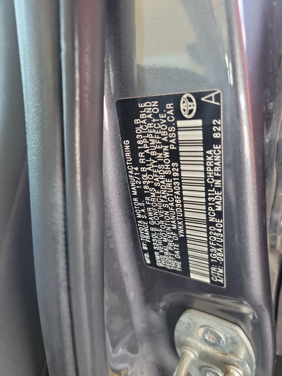 2015 Toyota Yaris L FWD