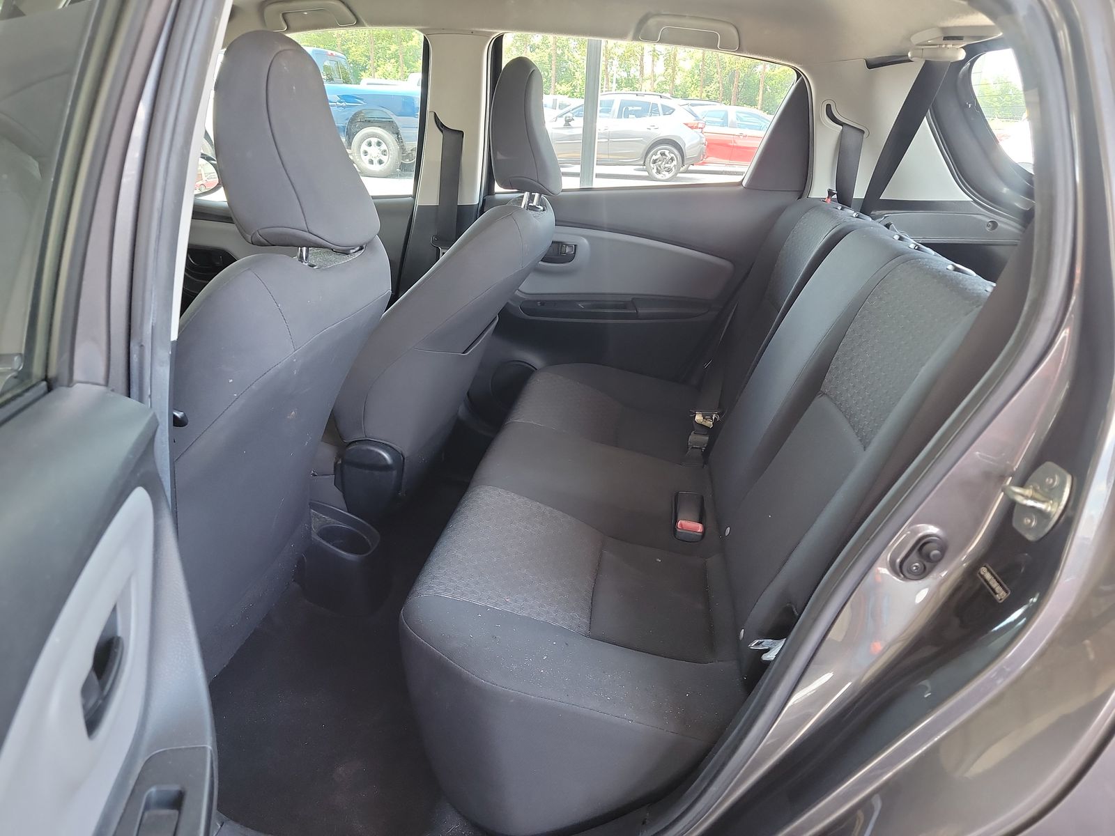 2015 Toyota Yaris L FWD