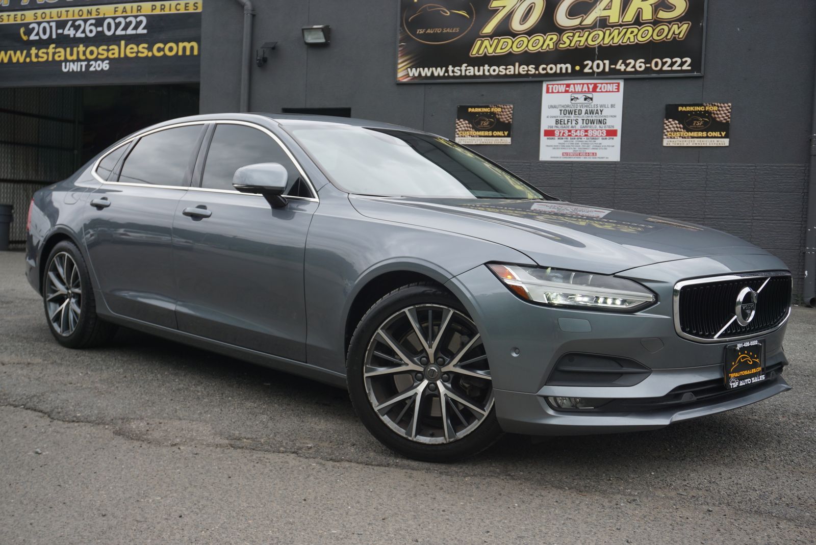 2018 Volvo S90 T6 Momentum AWD