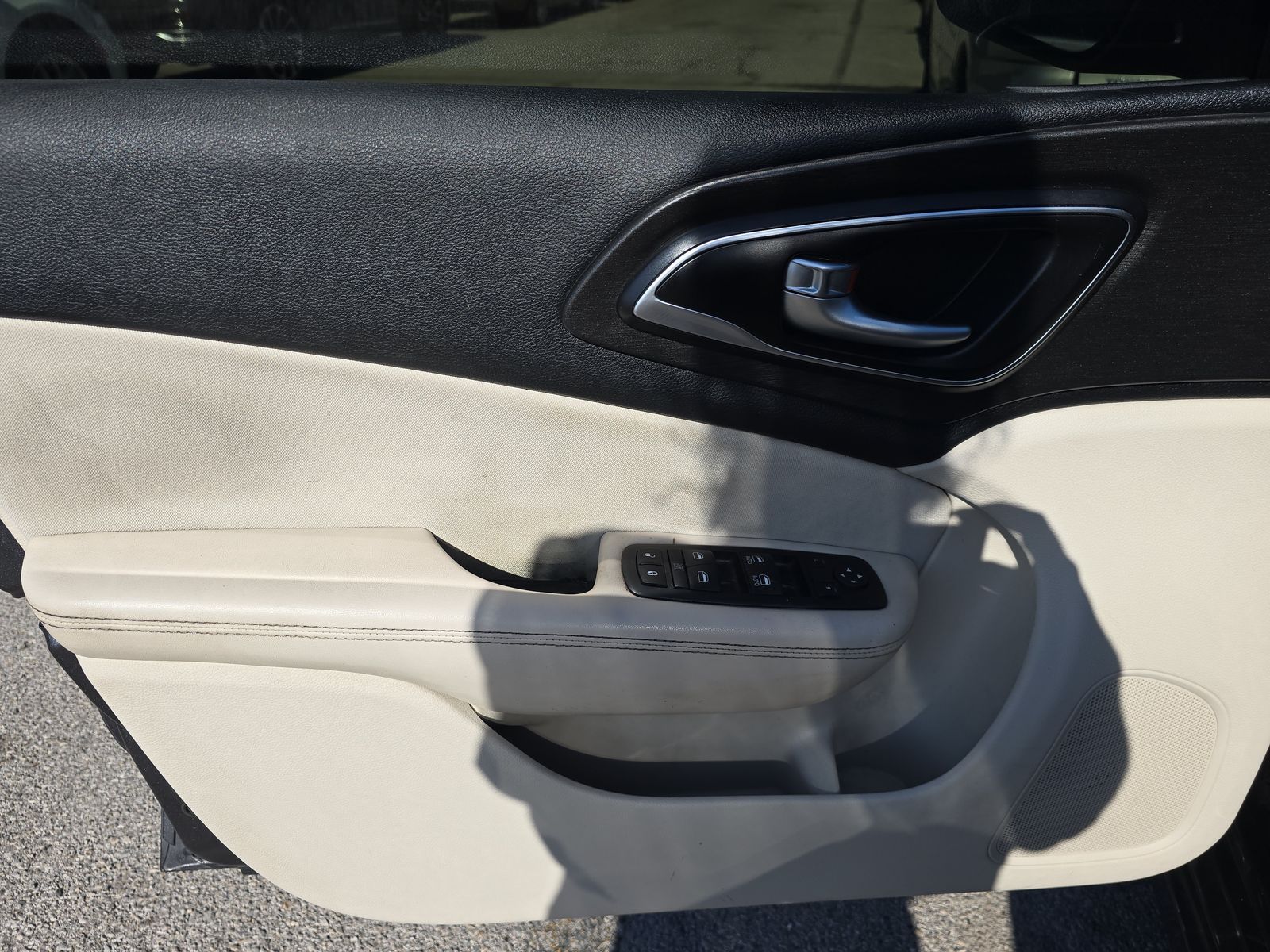 2016 Chrysler 200 Limited FWD
