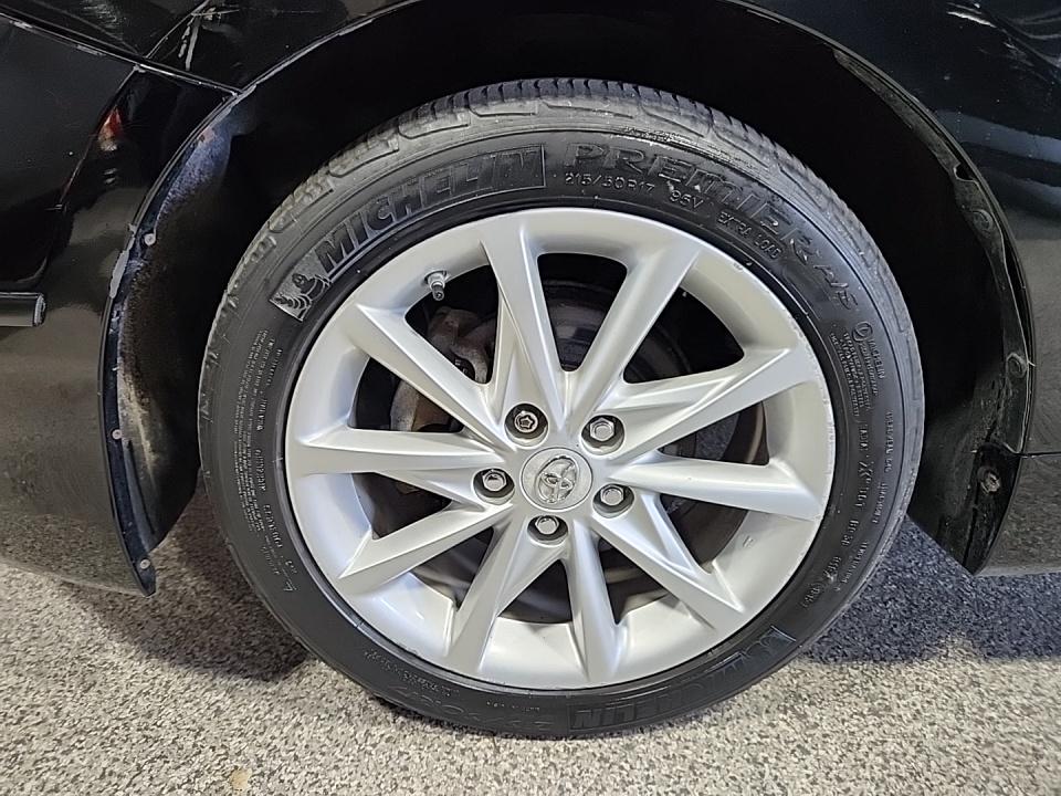 2012 Toyota Prius v Five FWD